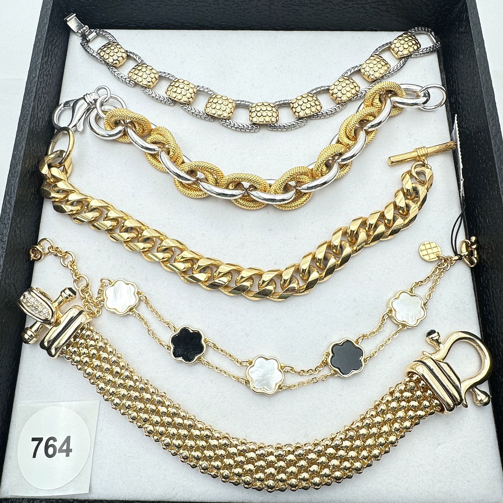 Vintage Jewelry Group Bracelets Gold And Silver Tone Designer Look (1 of 2)