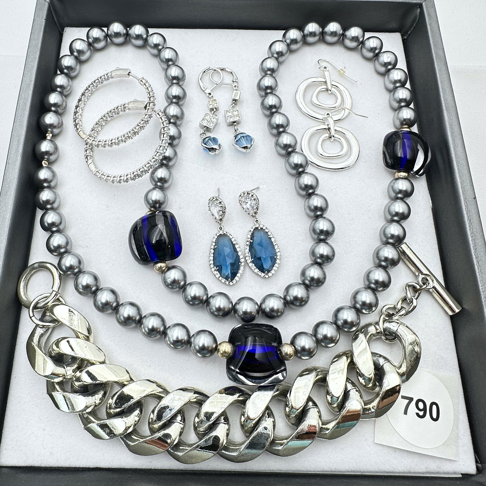 Vintage Jewelry Group Faux Glass Pearl Necklace Silver Tone Bracelet and Earrings (1 of 2)