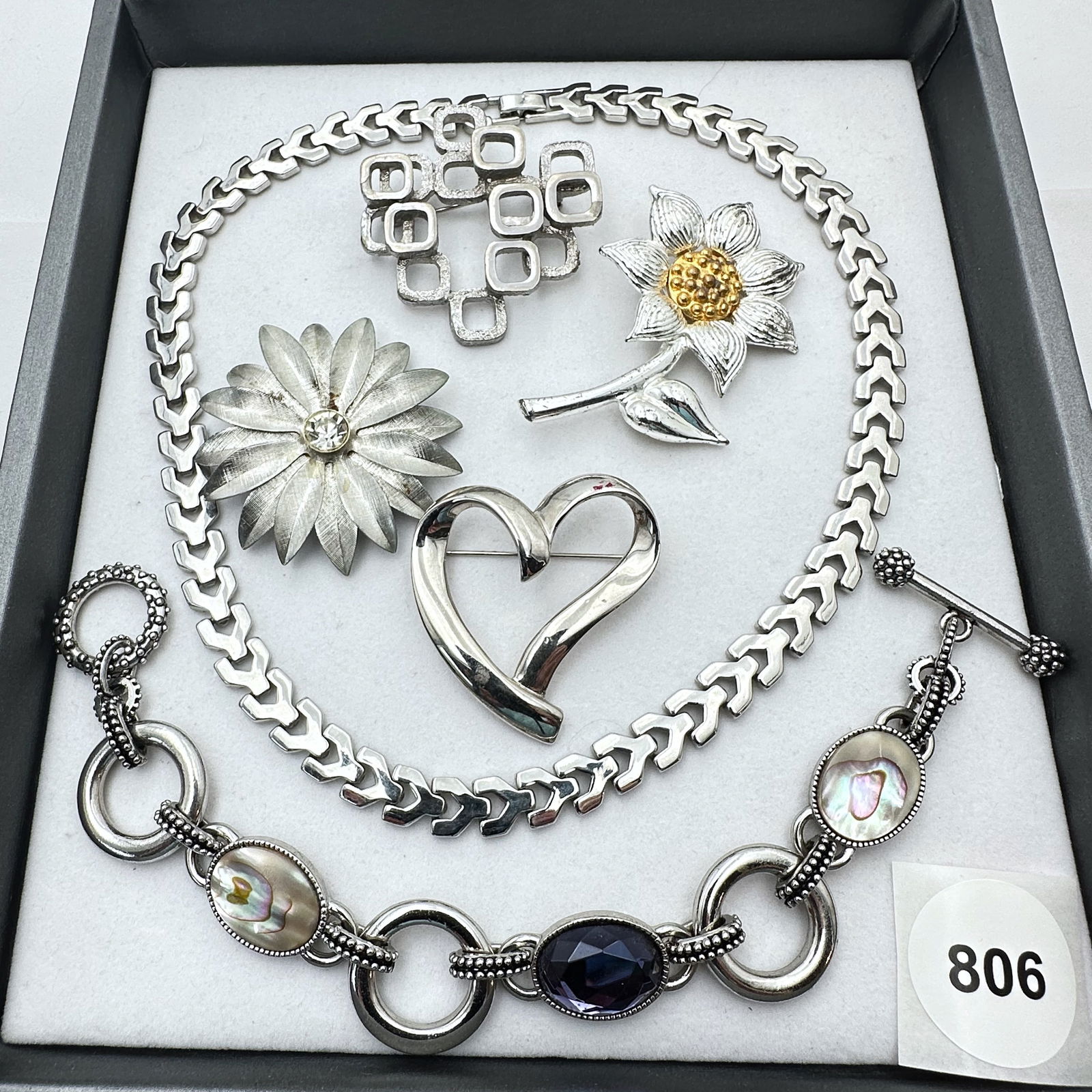 Vintage Jewelry Group Silver Tone Chain Bracelet and Brooches: Vintage Jewelry Group Silver Tone Chain Bracelet and Brooches