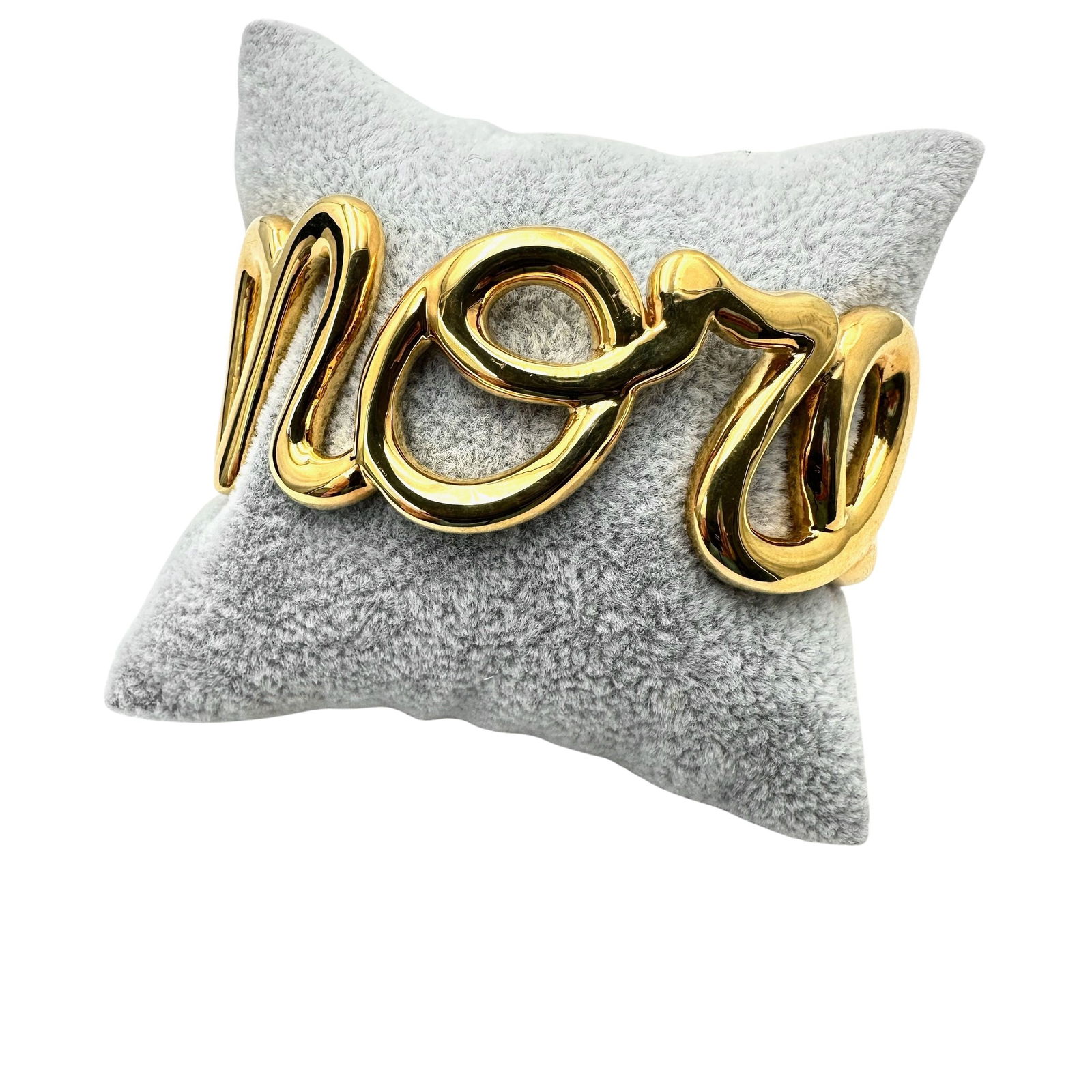 Vintage Francesca Visconti AMORE Gold Tone Hinged Bangle Bracelet Pristine Condition: Vintage Francesca Visconti AMORE Gold Tone Hinged Bangle Bracelet Pristine Condition