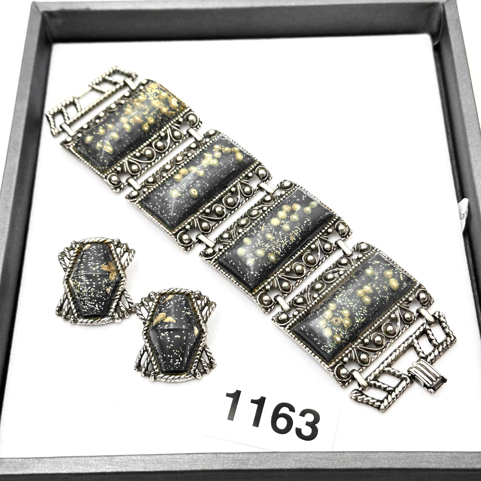 Vintage Blue Confetti Lucite Silver Tone Wide Bracelet with Matching Clip Earrings: Vintage Blue Confetti Lucite Silver Tone Wide Bracelet with Matching Clip Earrings