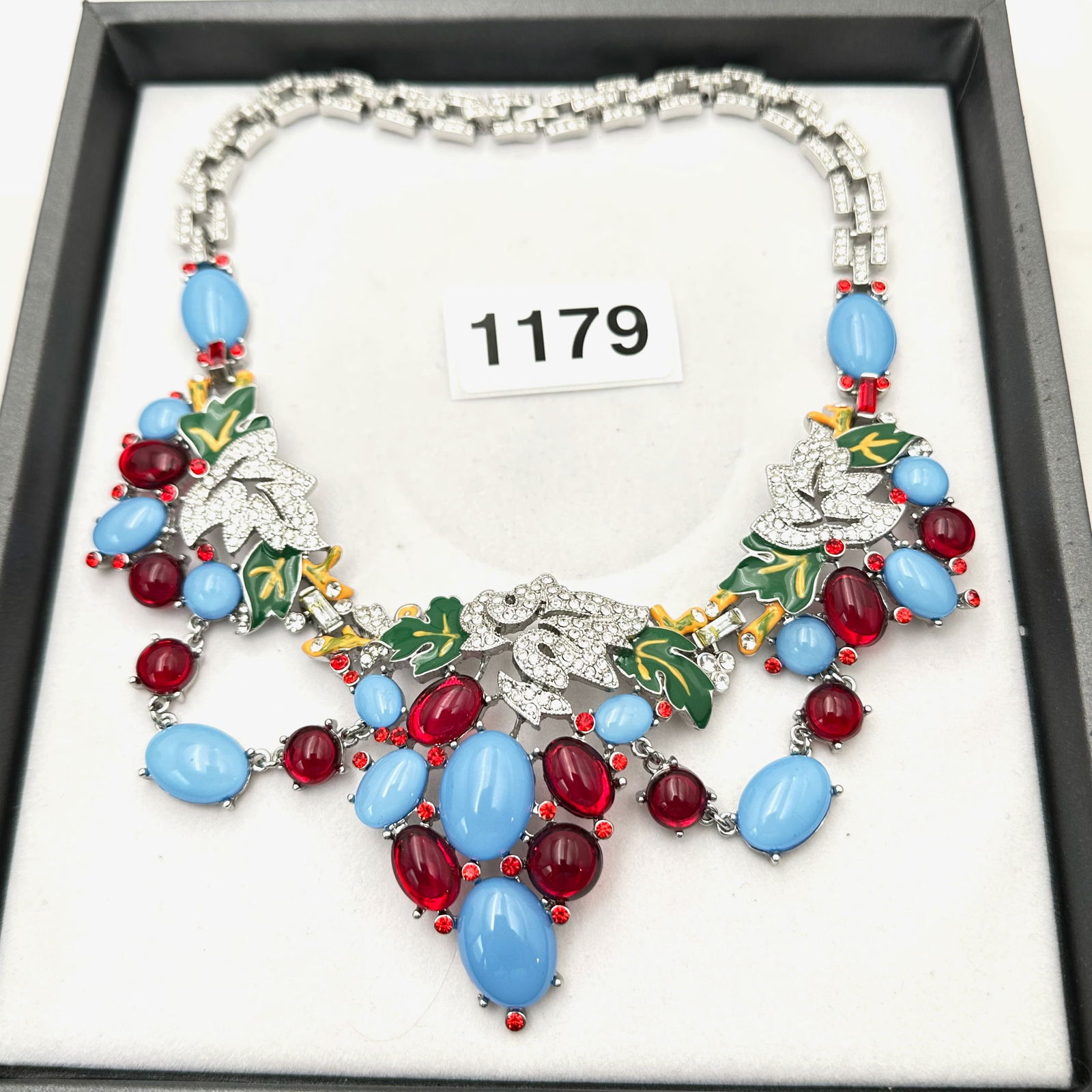 Vintage Jewelry Group Lot: Vintage Jewelry Group Lot