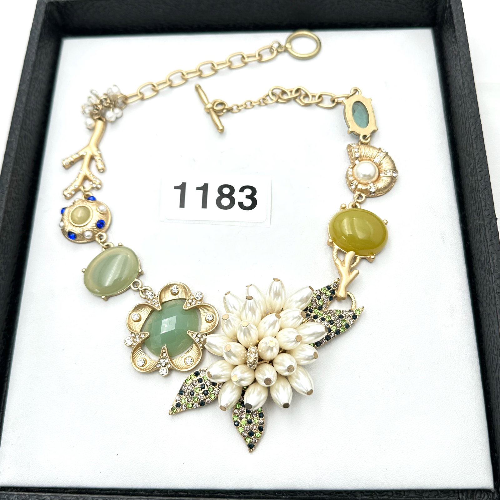 Vintage Jewelry Group Lot: Vintage Jewelry Group Lot