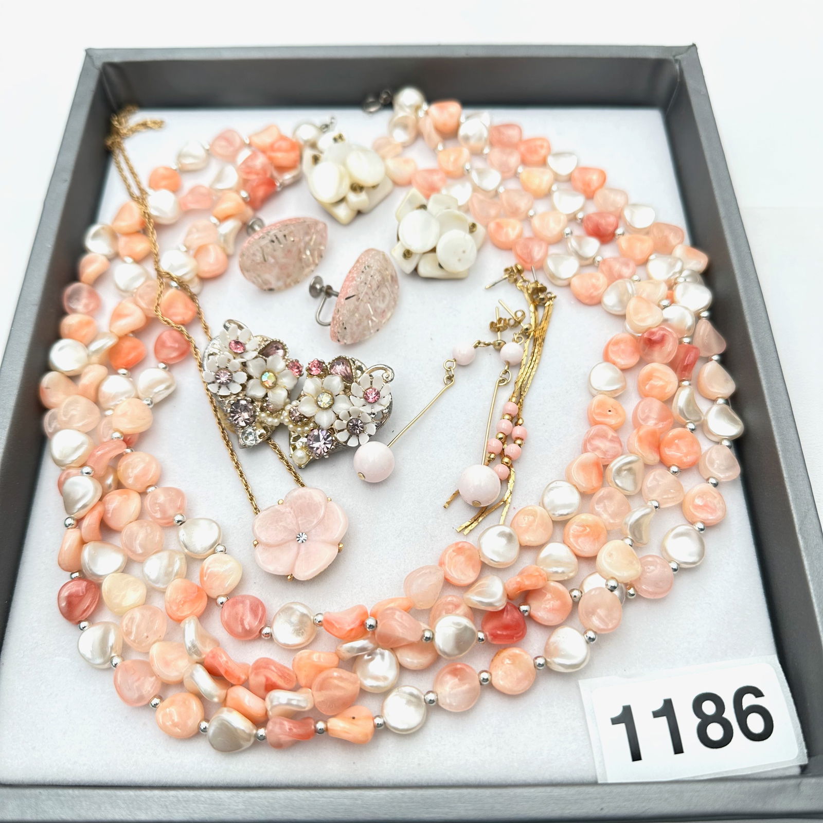 Vintage Jewelry Group Lot (1 of 2)