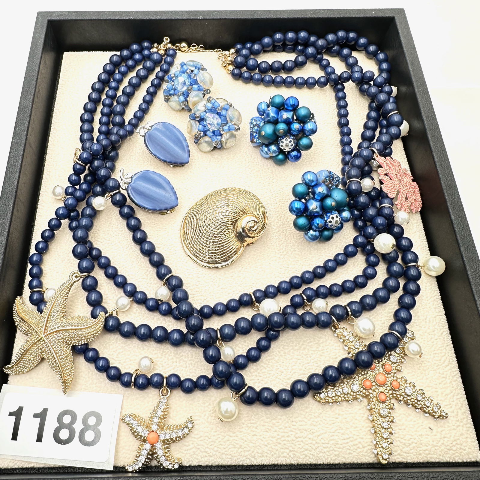 Vintage Jewelry Group Lot: Vintage Jewelry Group Lot