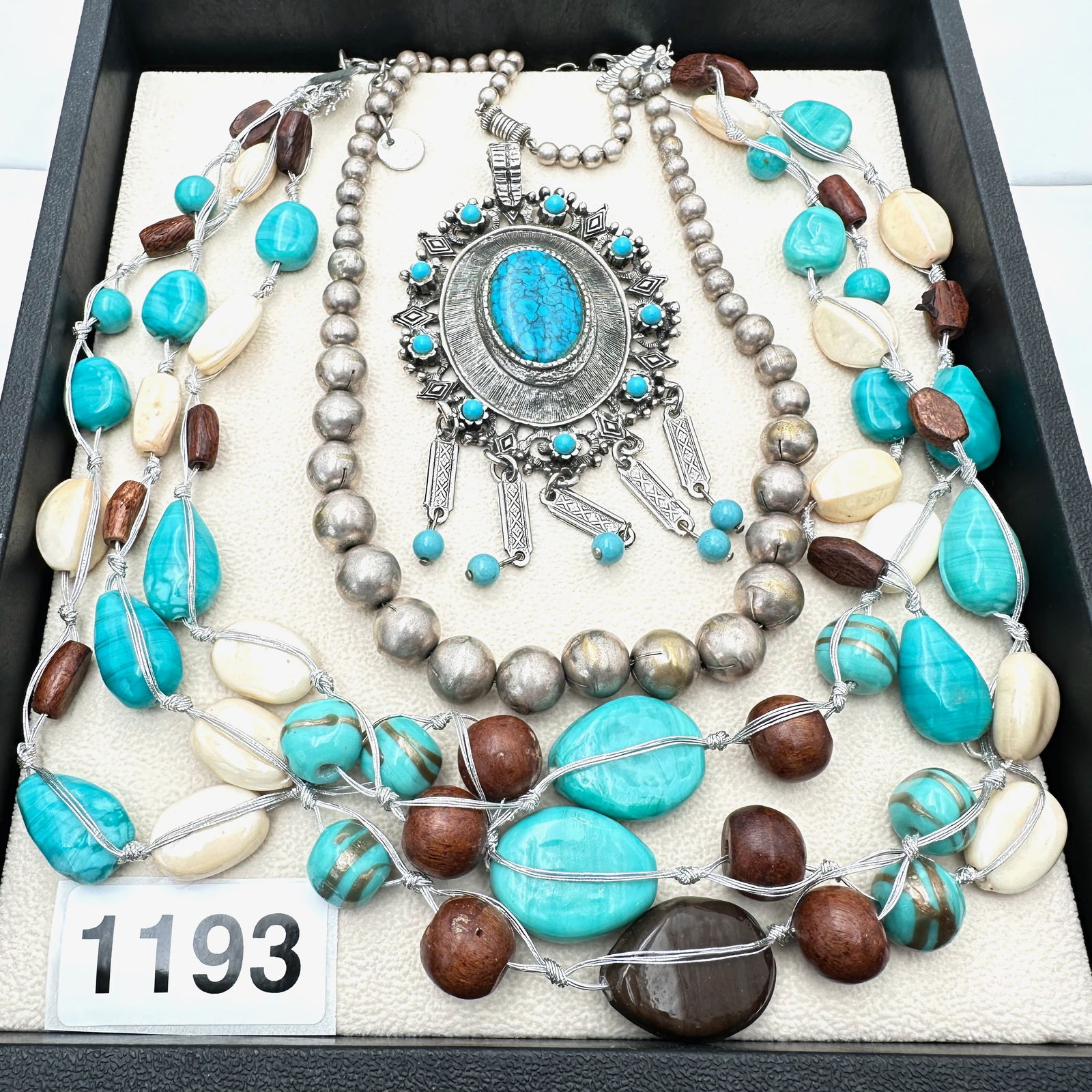 Vintage Jewelry Group Lot: Vintage Jewelry Group Lot