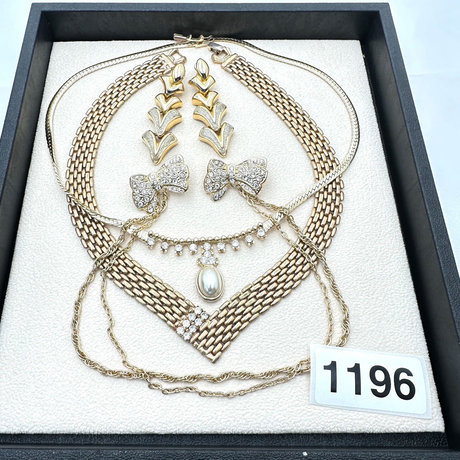 Vintage Jewelry Group Lot (1 of 2)