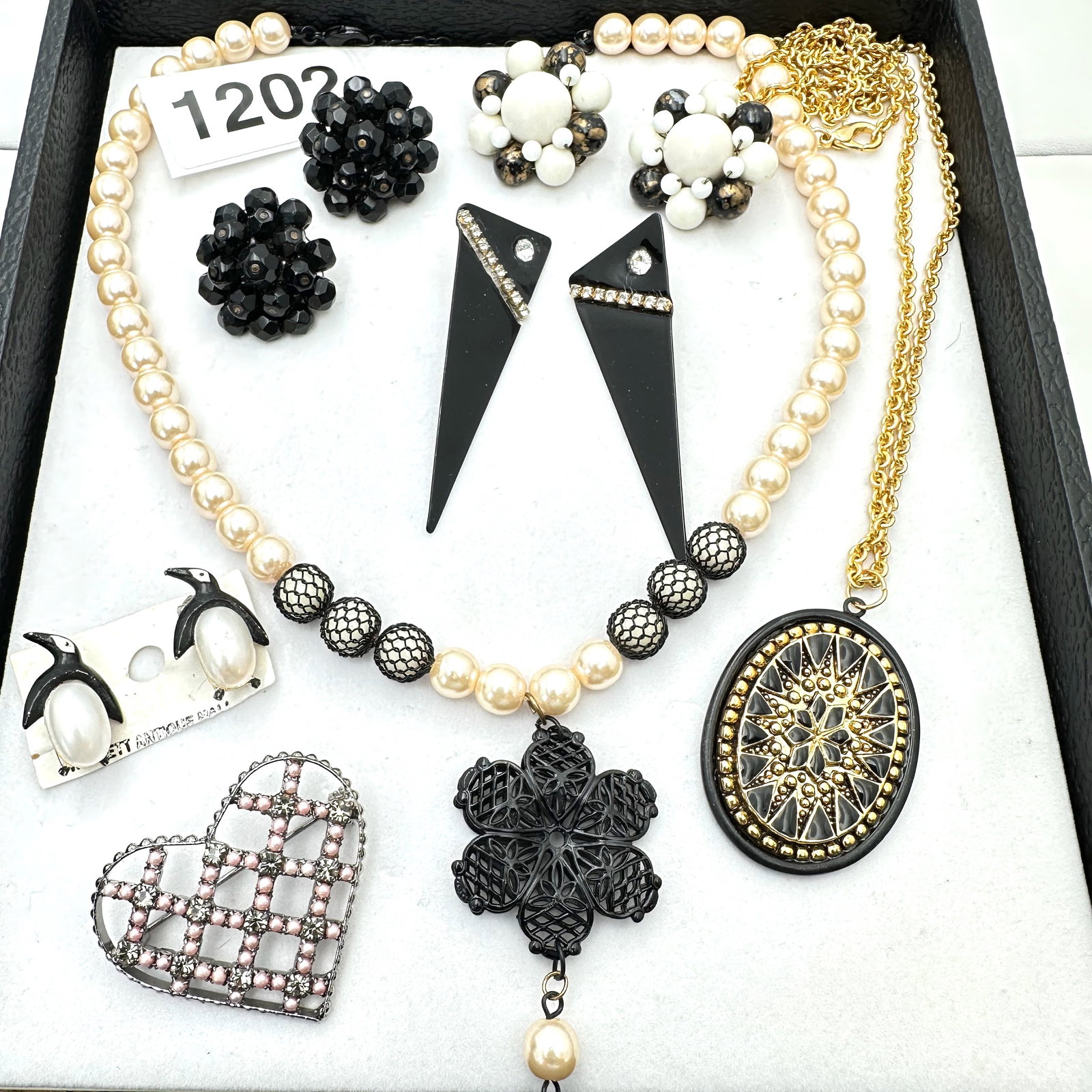 Vintage Jewelry Group Lot (1 of 2)