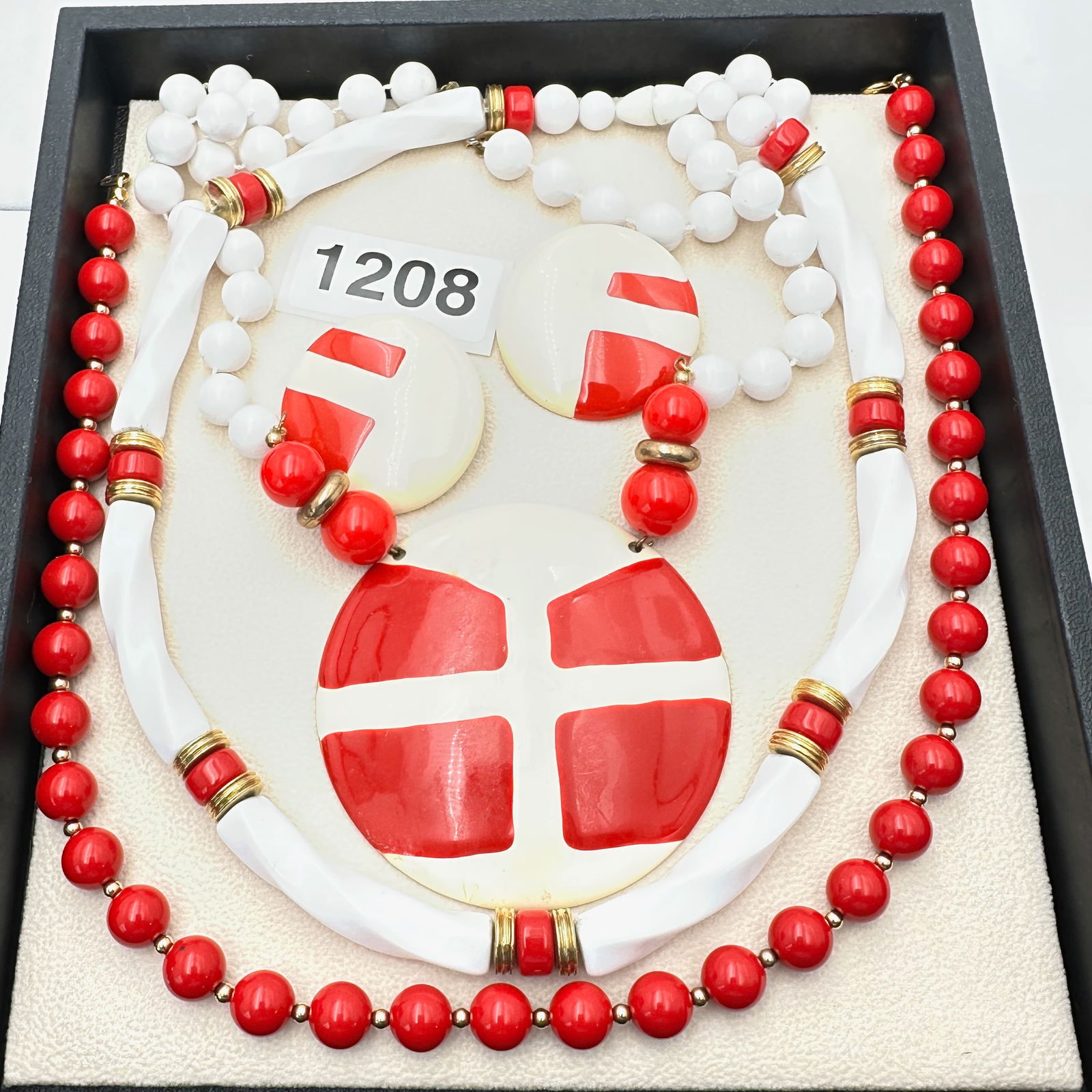 Vintage Jewelry Group Lot: Vintage Jewelry Group Lot