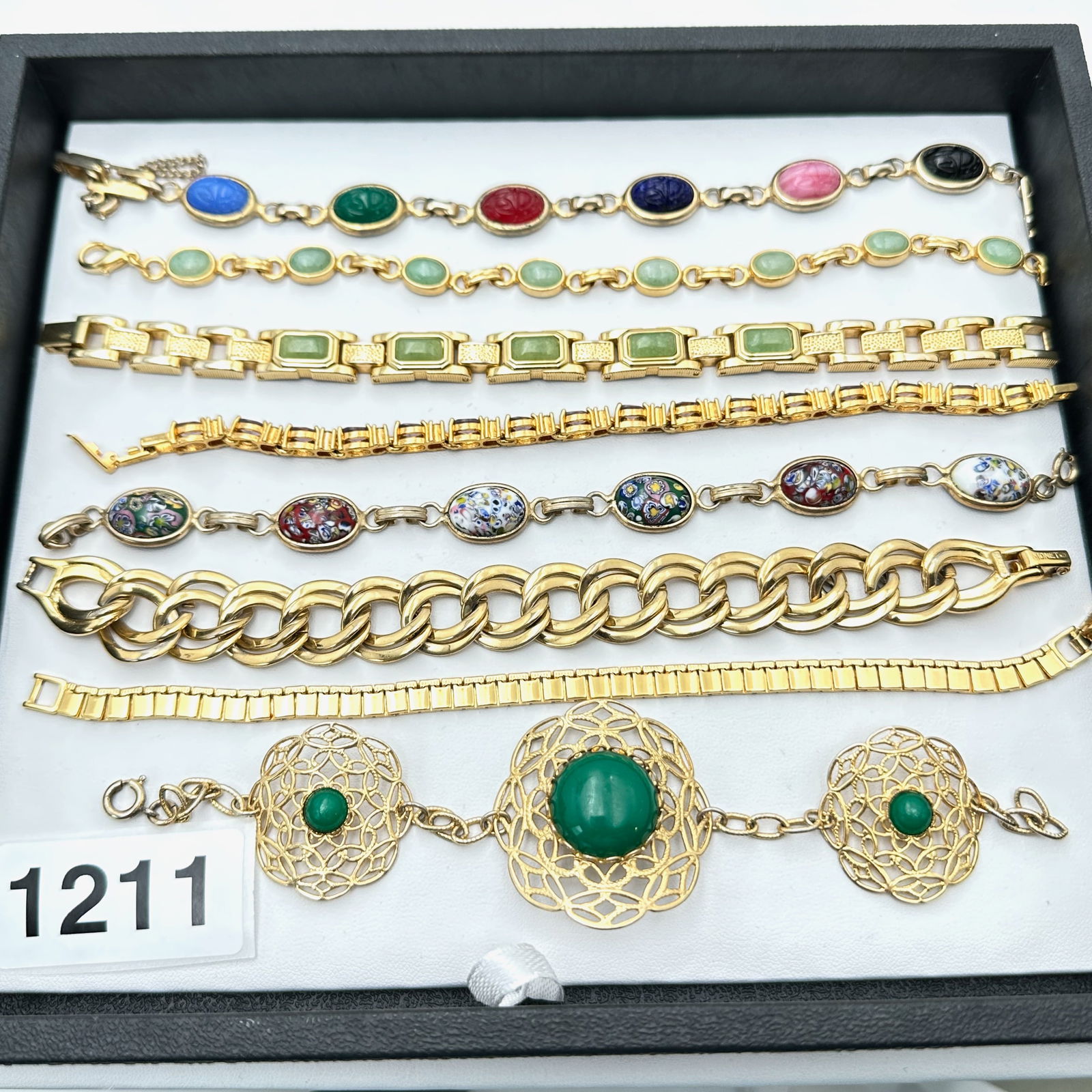 Vintage Jewelry Group Lot: Vintage Jewelry Group Lot