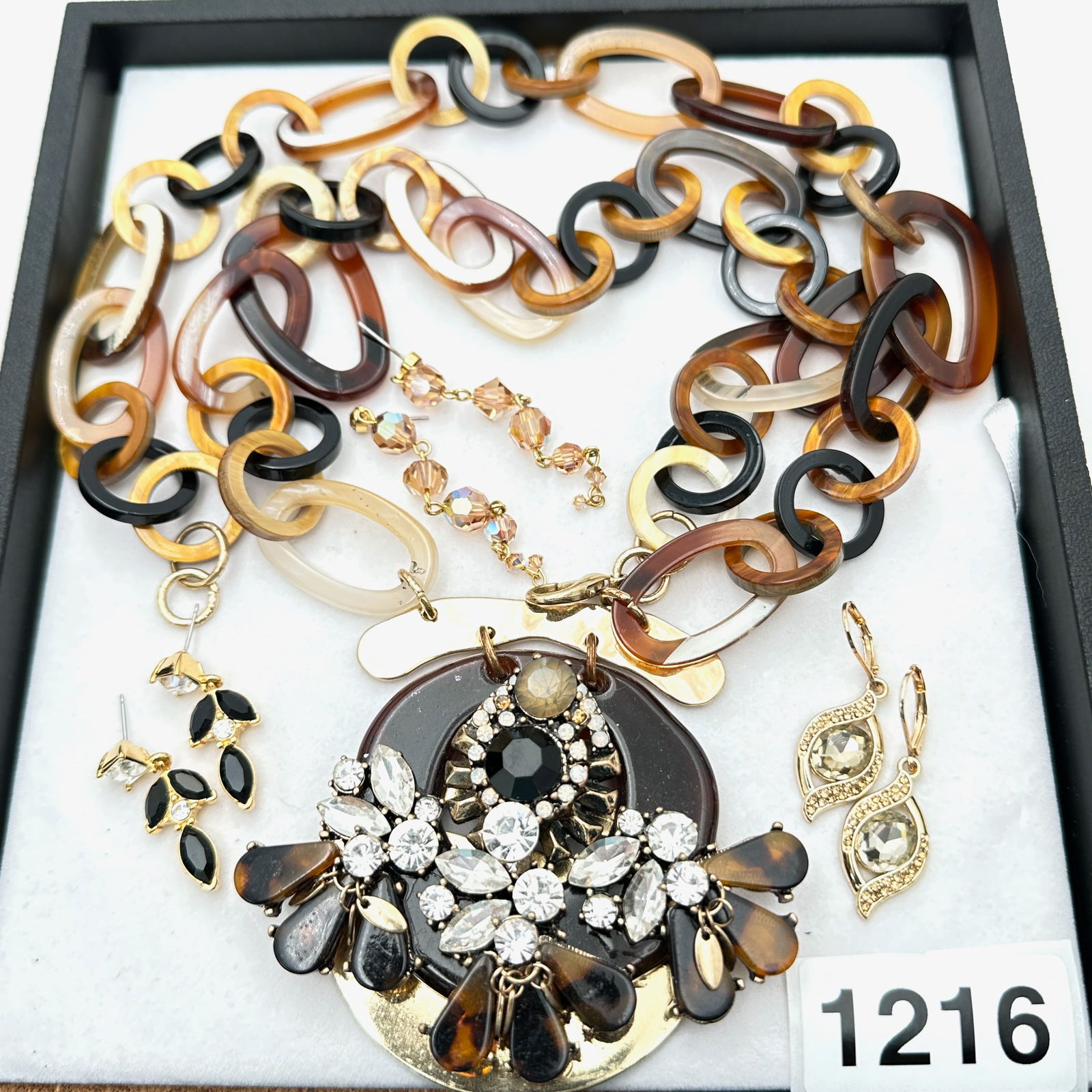 Vintage Jewelry Group Lot (1 of 2)