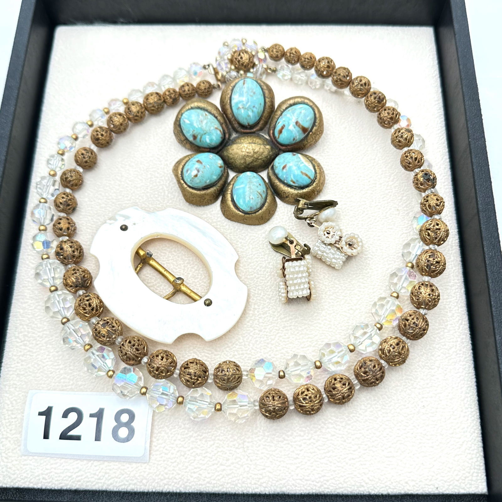 Vintage Jewelry Group Lot: Vintage Jewelry Group Lot