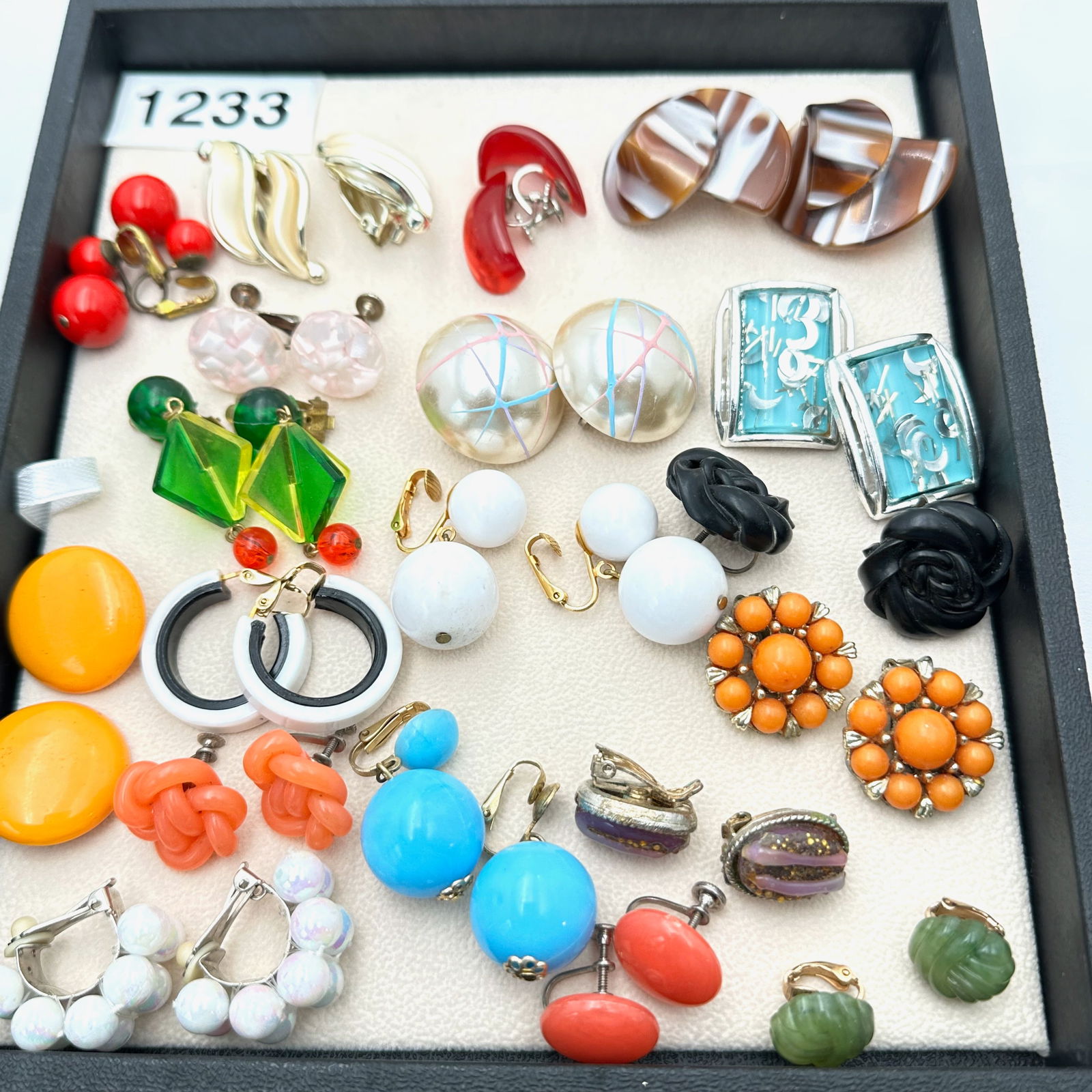 Vintage Jewelry Group Lot (1 of 2)