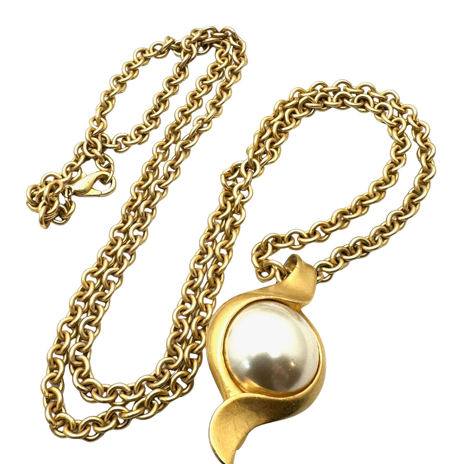 Vintage Faux Pearl Matte Gold Tone Pendant Necklace (1 of 2)