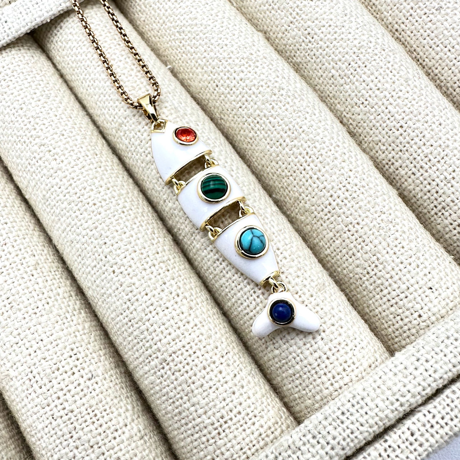 White Enamel Gemstone Cabochon Fish Pendant Gold Plated Chain 16 Inch: White Enamel Gemstone Cabochon Fish Pendant Gold Plated Chain 16 Inch