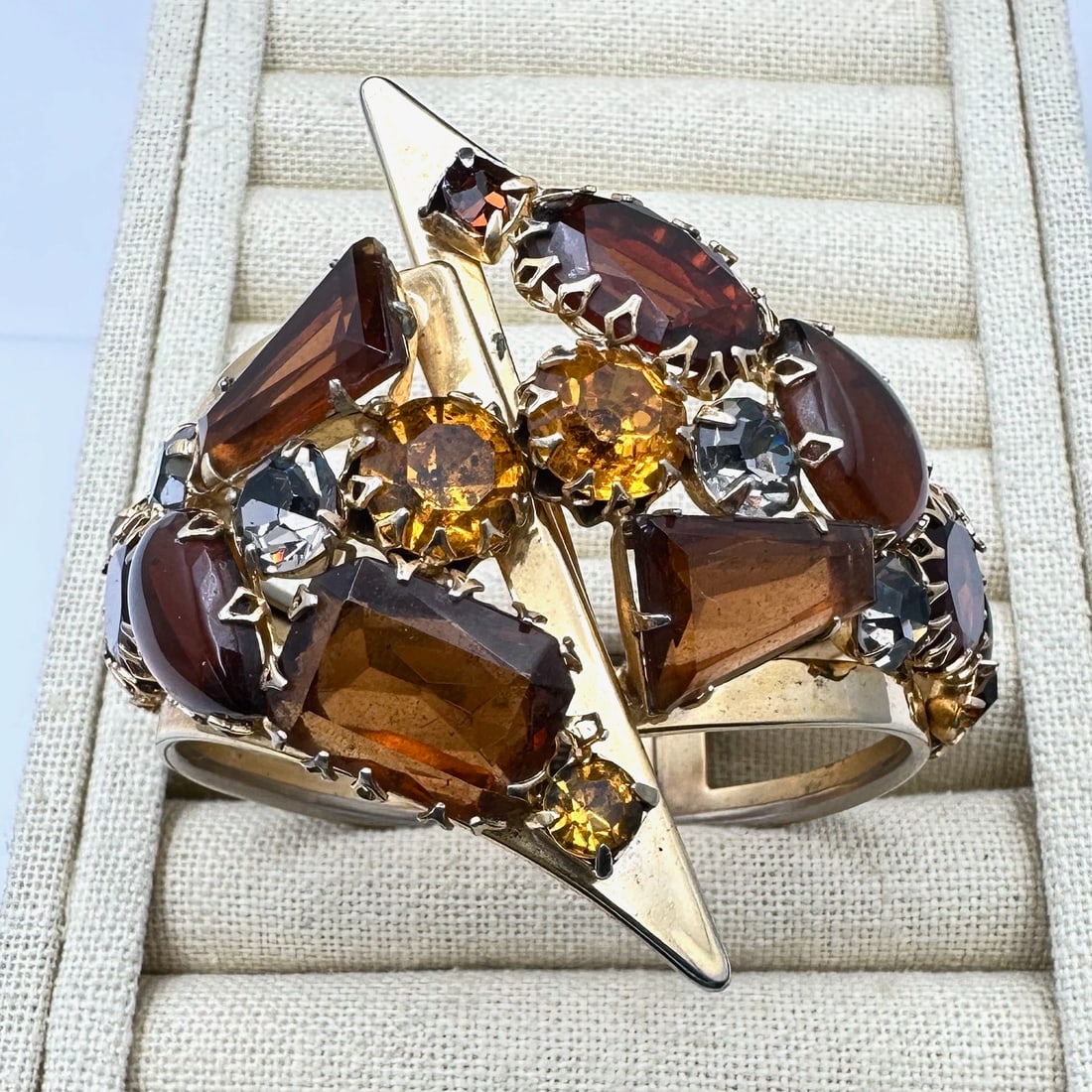 Vintage Amber Glass Rhinestone Gold Tone Large Hinged Clamper Bracelet: Vintage Amber Glass Rhinestone Gold Tone Large Hinged Clamper Bracelet