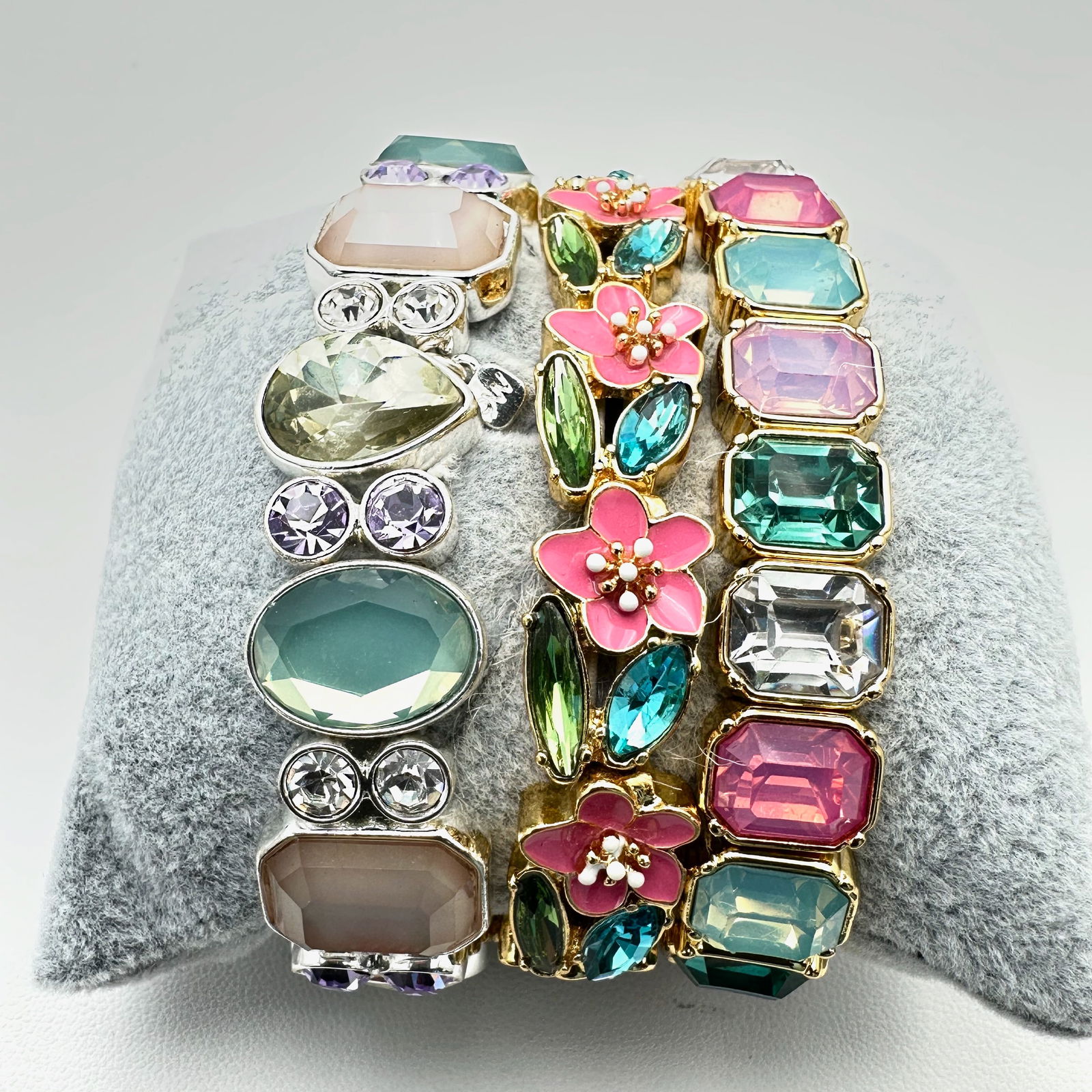 Vintage Group Collection of Bracelets: Vintage Group Collection of Bracelets