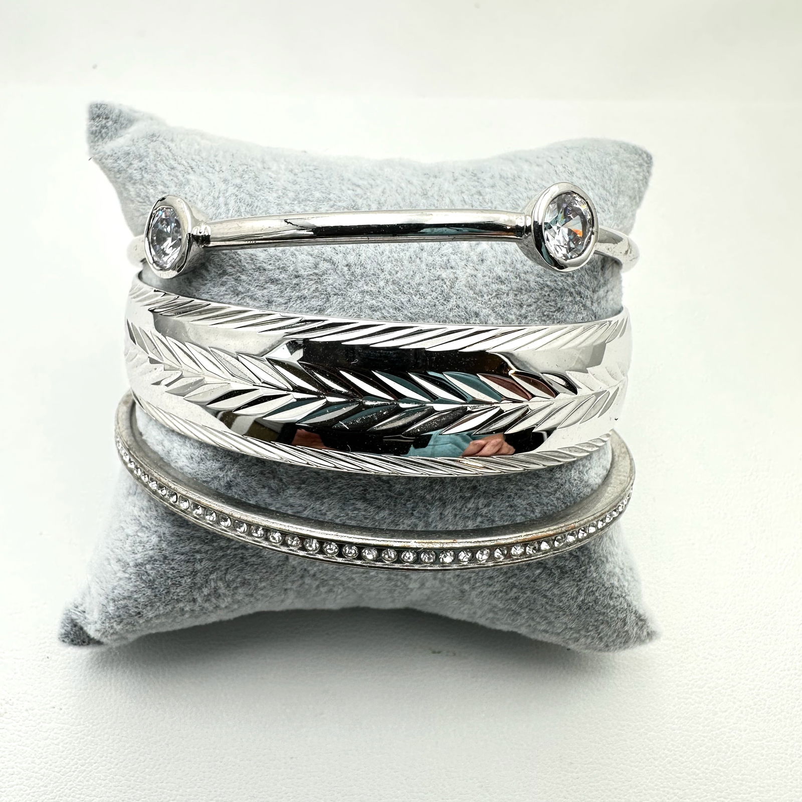 Vintage Group Collection of Bracelets: Vintage Group Collection of Bracelets