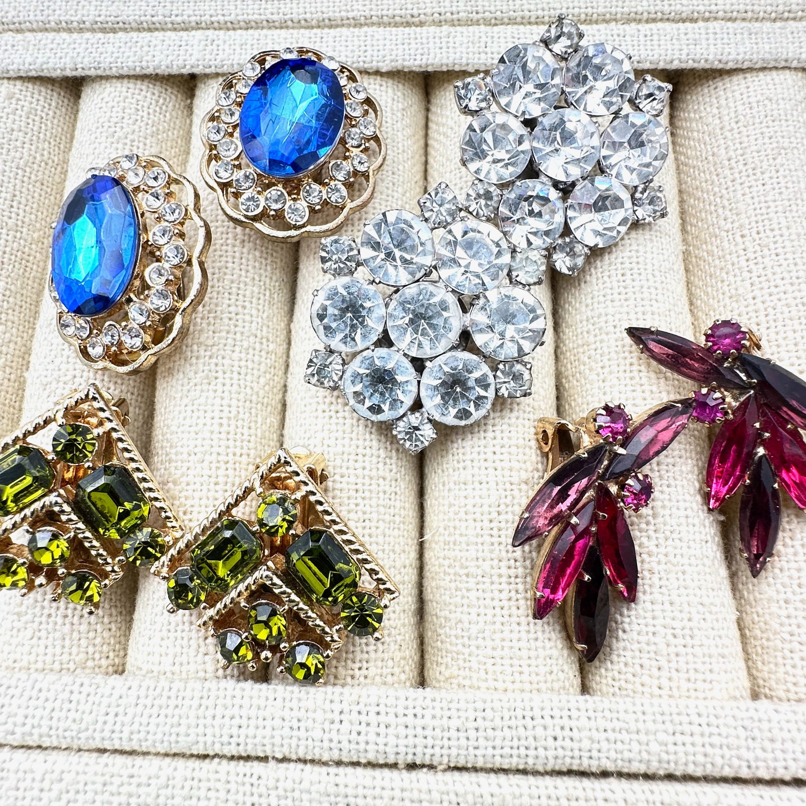 Jewelry Group Lot of Earrings (1 of 2)