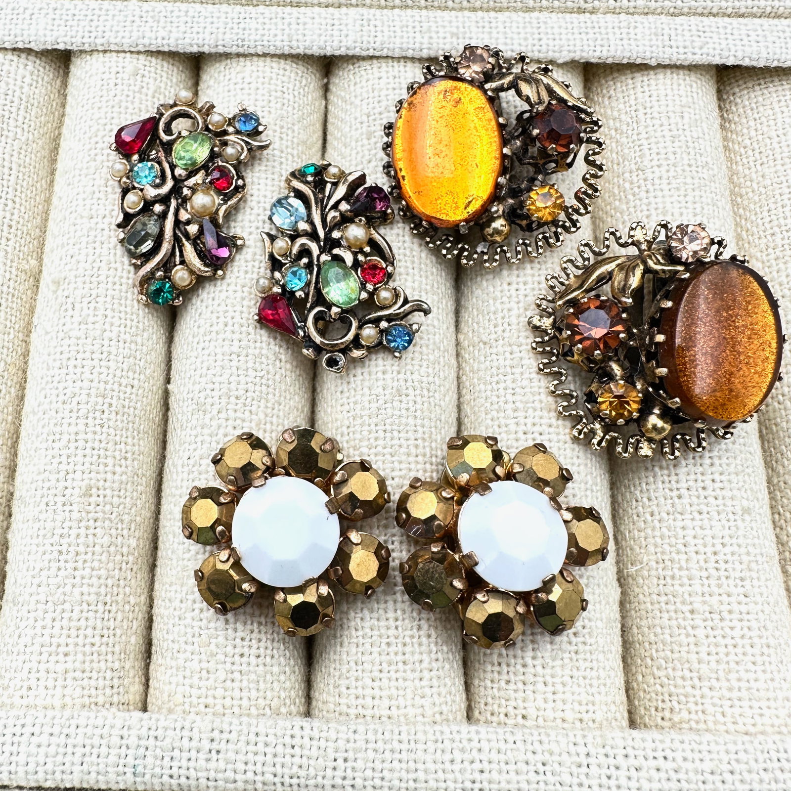 Jewelry Group Lot of Earrings (1 of 2)