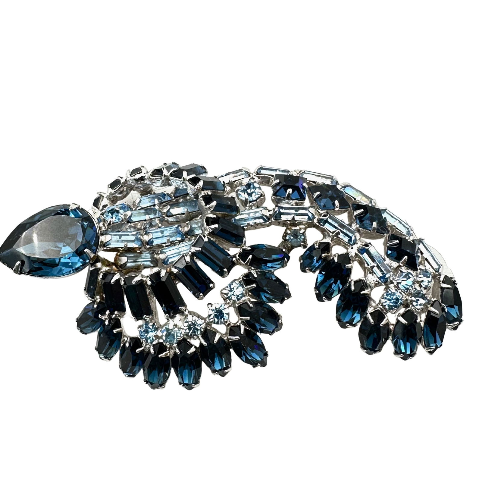 Vintage High End Domed Design Shades of Blue Glass Rhinestone Silver Tone Brooch Pin 3 Inch (1 of 2)
