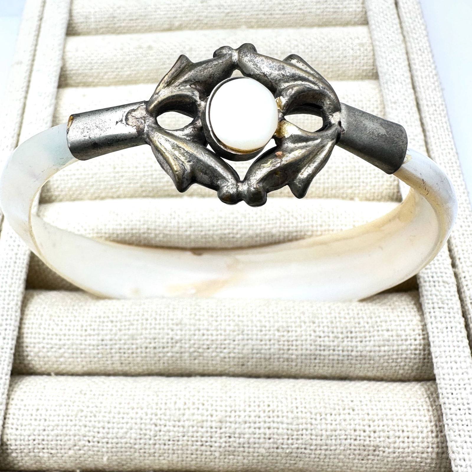 Vintage Unusual Mother of Pearl Bangle Bracelet 7.5 Inch (1 of 2)