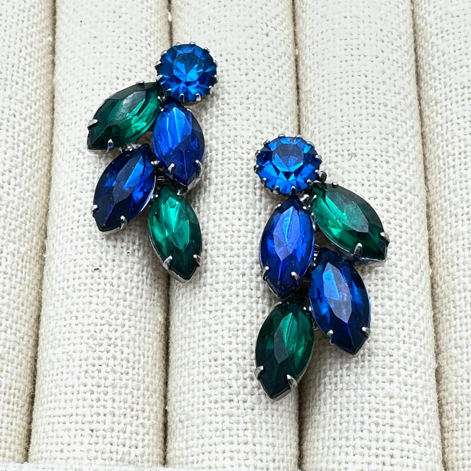 Vintage Blue Green Glass Rhinestone Silver Tone Clip Earrings1.25 Inch (1 of 2)