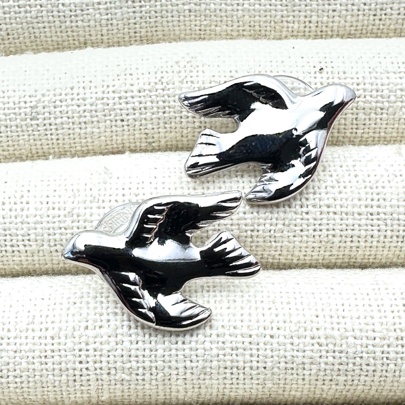 Vintage Trifari Silver Tone Dove Pierced Earrings: Vintage Trifari Silver Tone Dove Pierced Earrings