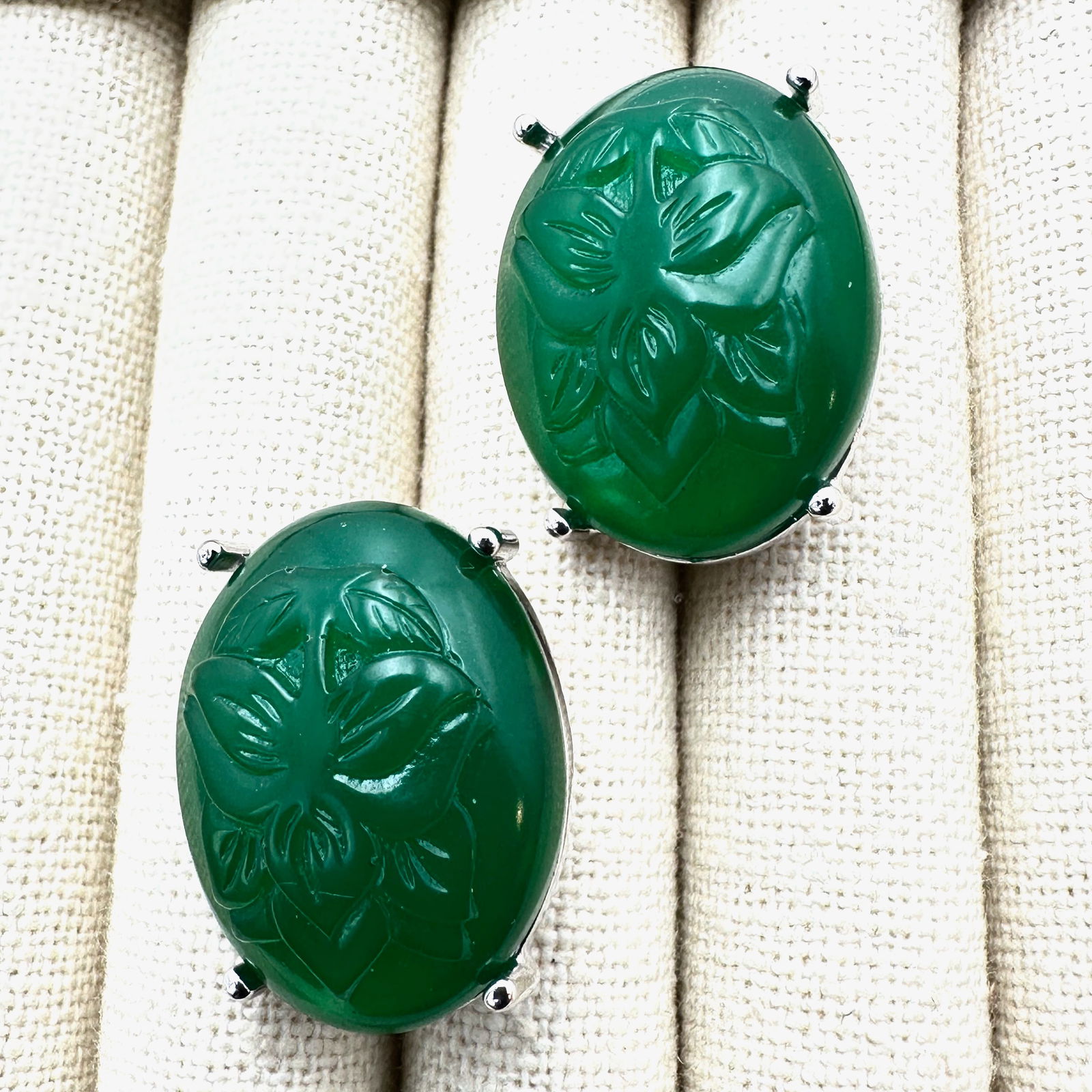 Skakira Caine Green Silver Tone Clip Earrings (1 of 2)