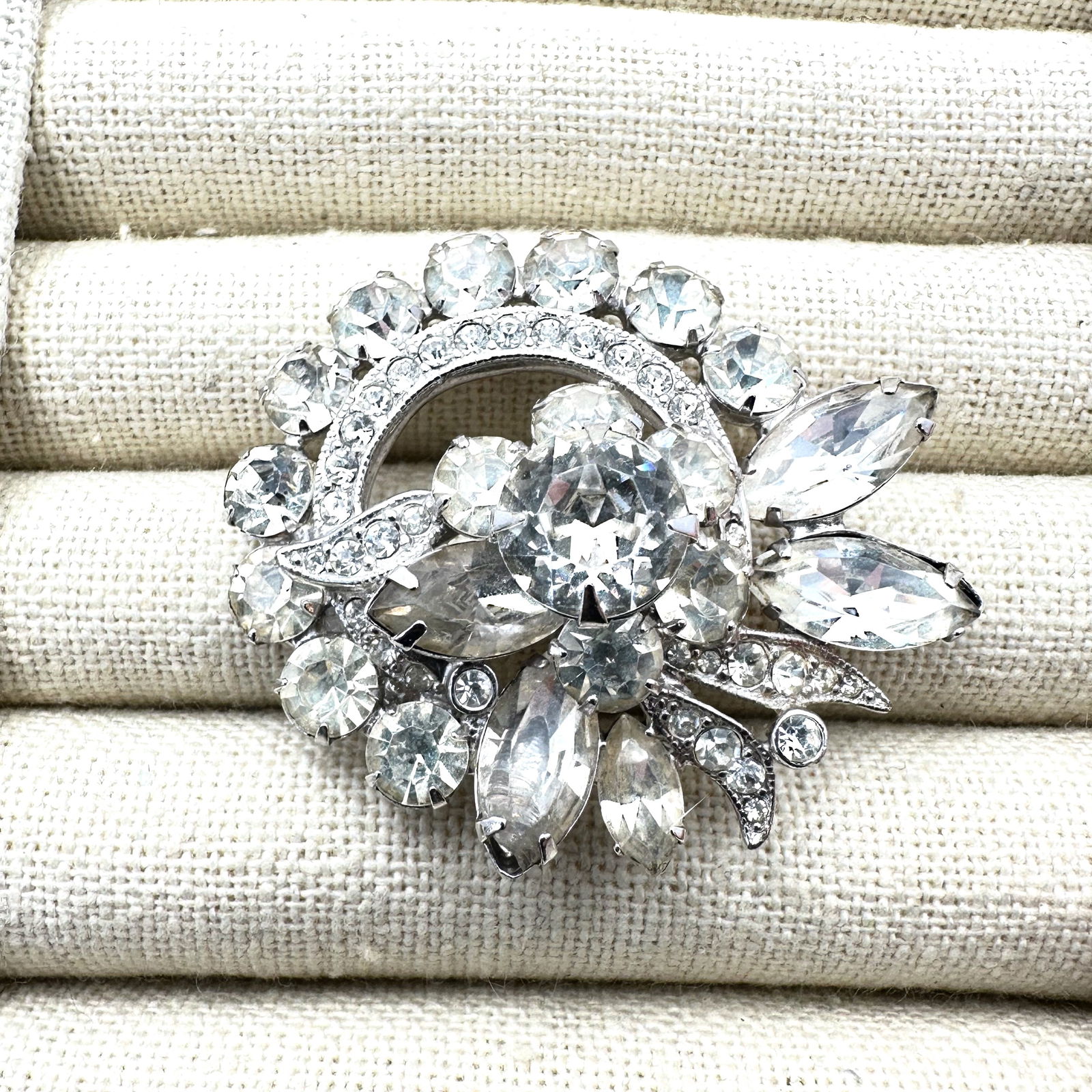 Vintage Eisenberg Clear Glass Rhinestone Silver Tone Brooch Pin (1 of 2)