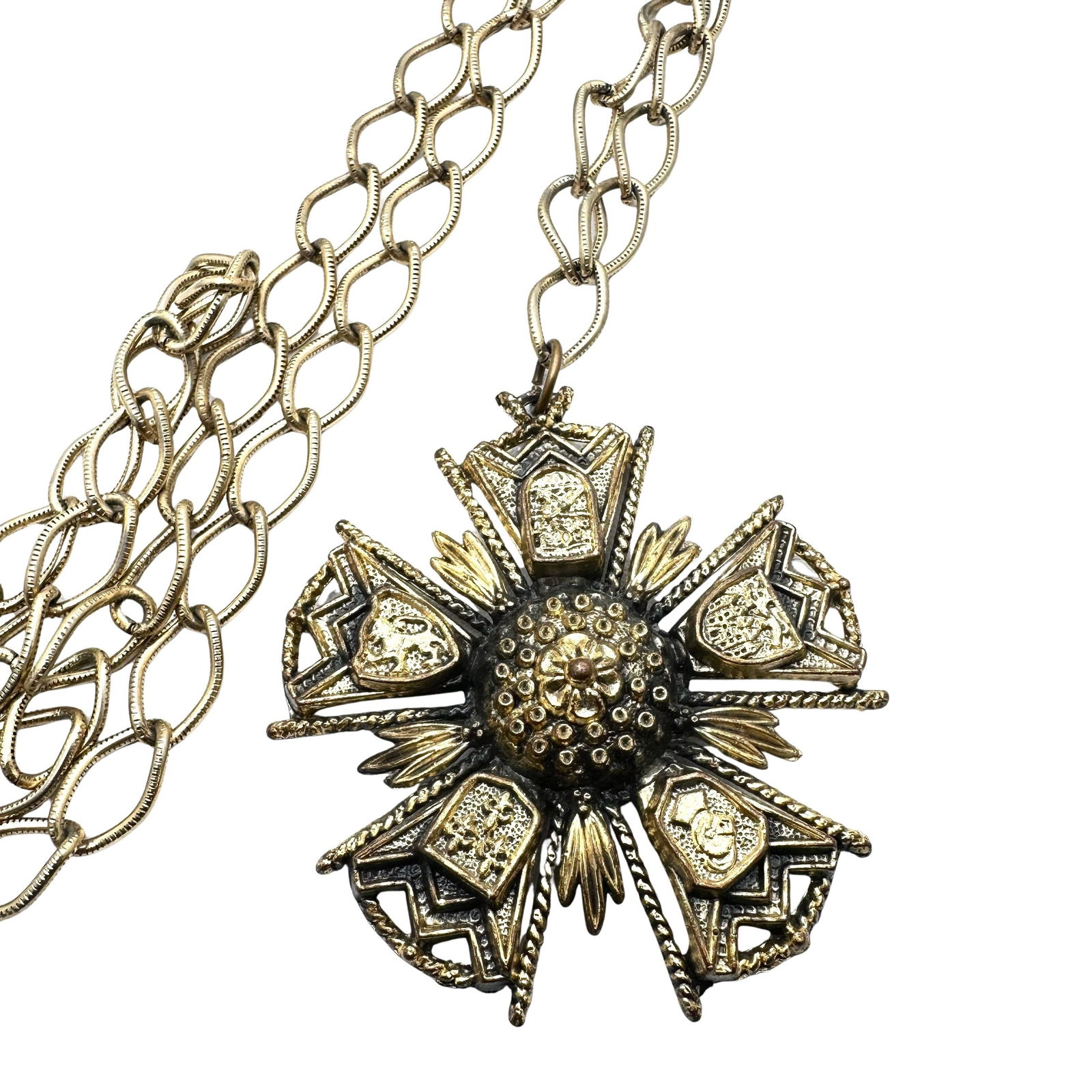 Vintage Large Heraldic Antiqued Gold Tone Pendant Necklace: Vintage Large Heraldic Antiqued Gold Tone Pendant Necklace