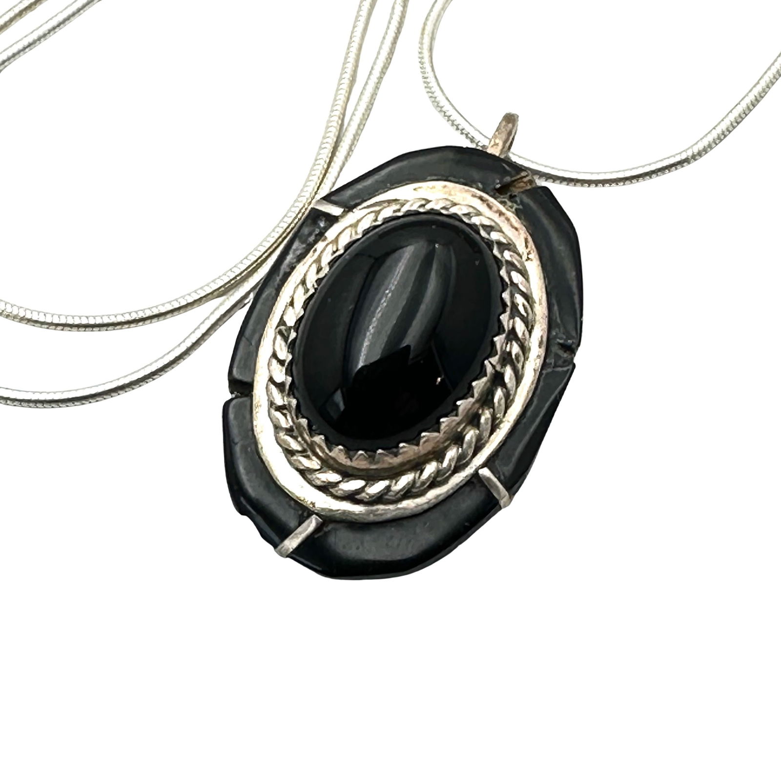 Vintage Southwest Black Onyx Inlay Sterling Silver Pendant Necklace 17 Inch Chain (1 of 2)