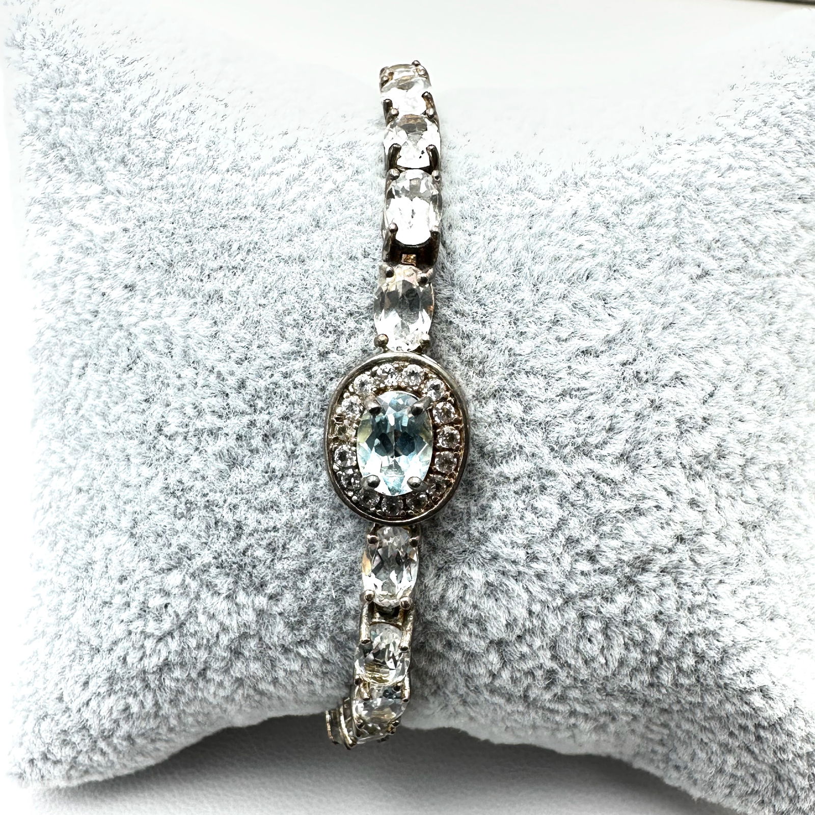 Blue Topaz Sterling Silver Adjustable Bolo Bracelet 10 Grams: Blue Topaz Sterling Silver Adjustable Bolo Bracelet 10 Grams