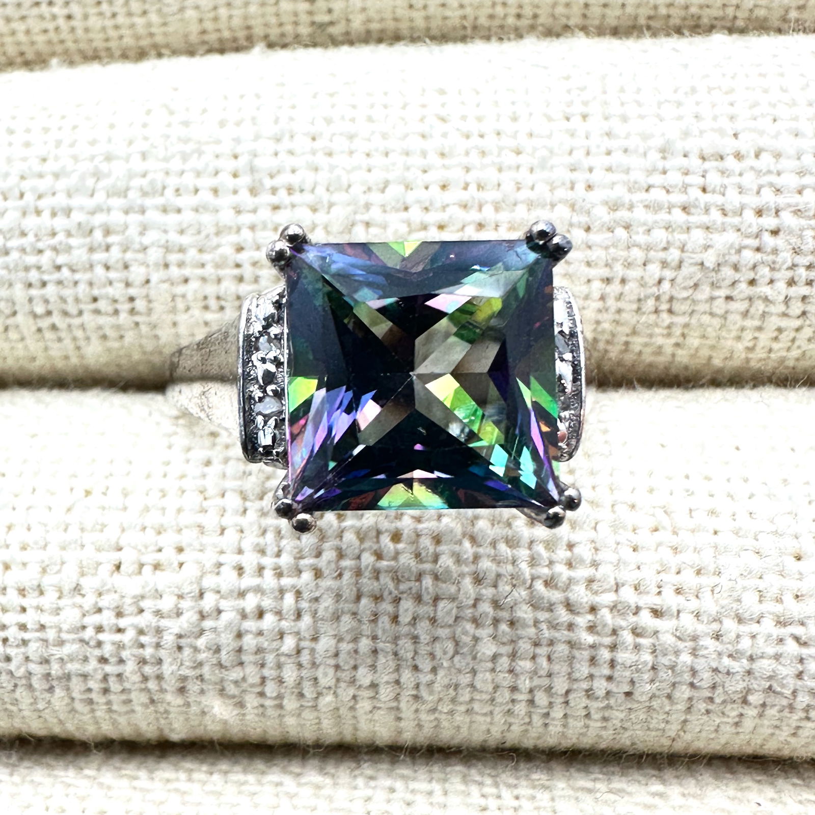 Color Changing Sapphire Diamond Sterling Silver Ring Size 7: Color Changing Sapphire Diamond Sterling Silver Ring Size 7