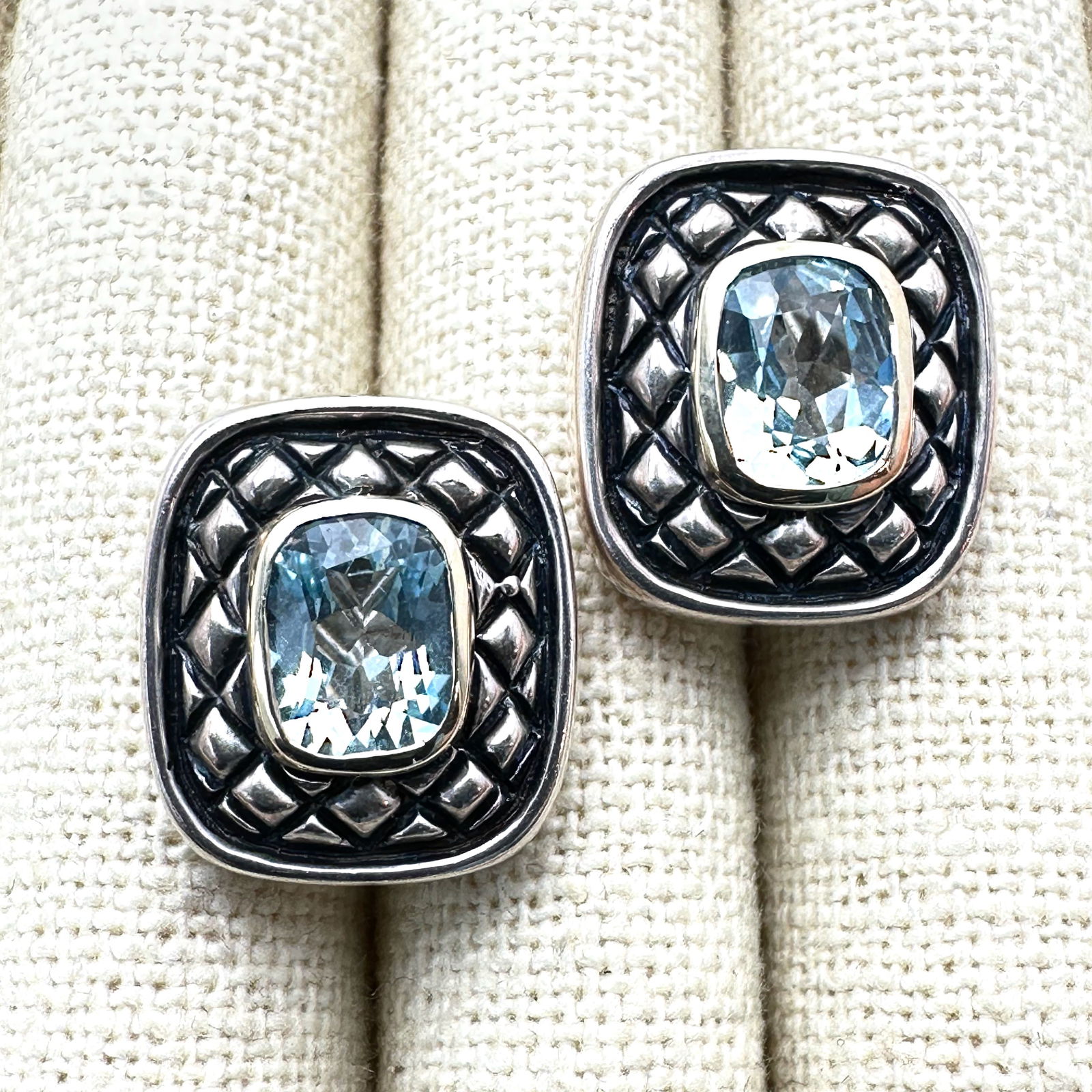 Designer High End 14K Gold Sterling Silver Blue Topaz Lever Back Earrings .75 Inch: Designer High End 14K Gold Sterling Silver Blue Topaz Lever Back Earrings .75 Inch