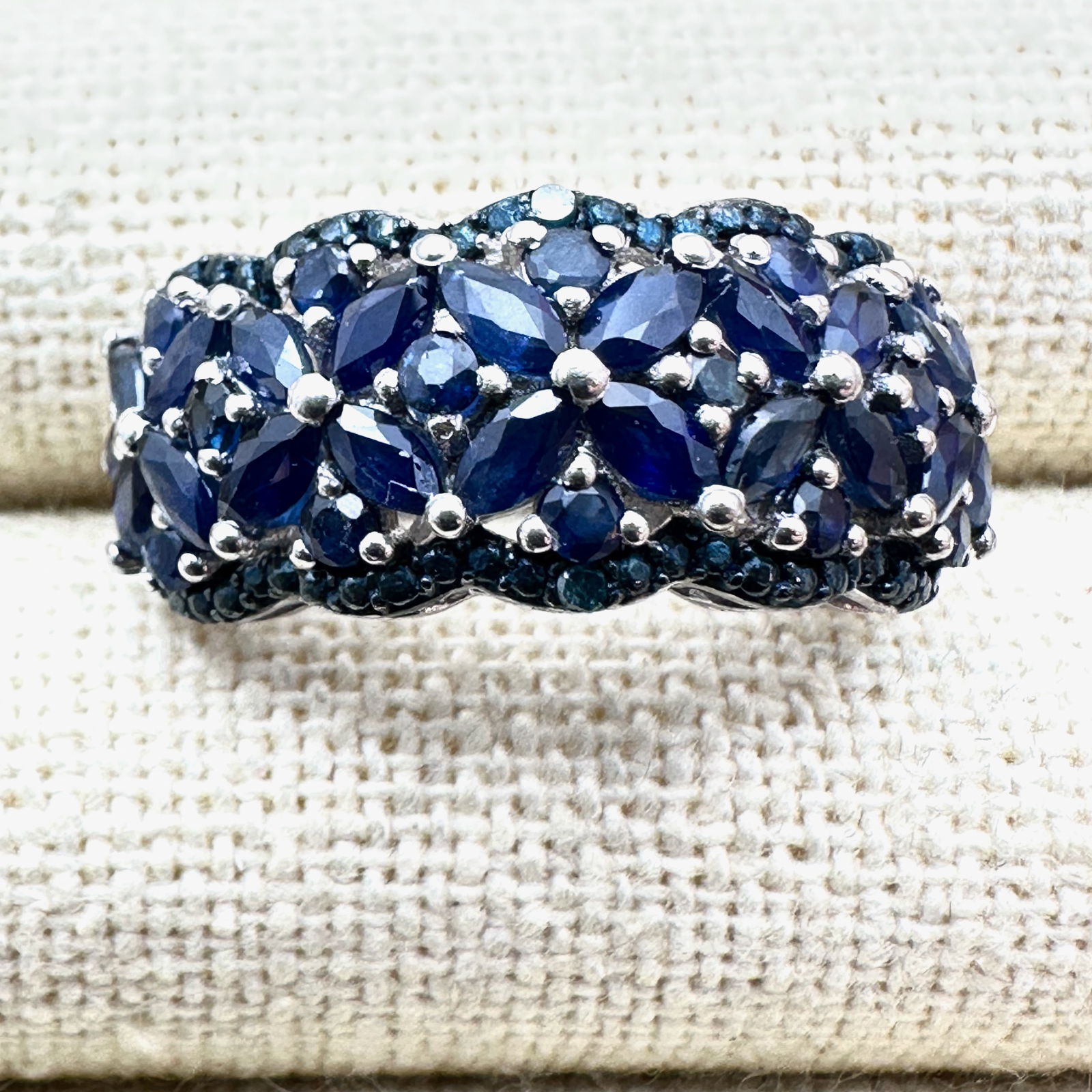Chuck Clemency STS Blue Sapphire Cluster Ring Sterling Silver Size 7: Chuck Clemency STS Blue Sapphire Cluster Ring Sterling Silver Size 7