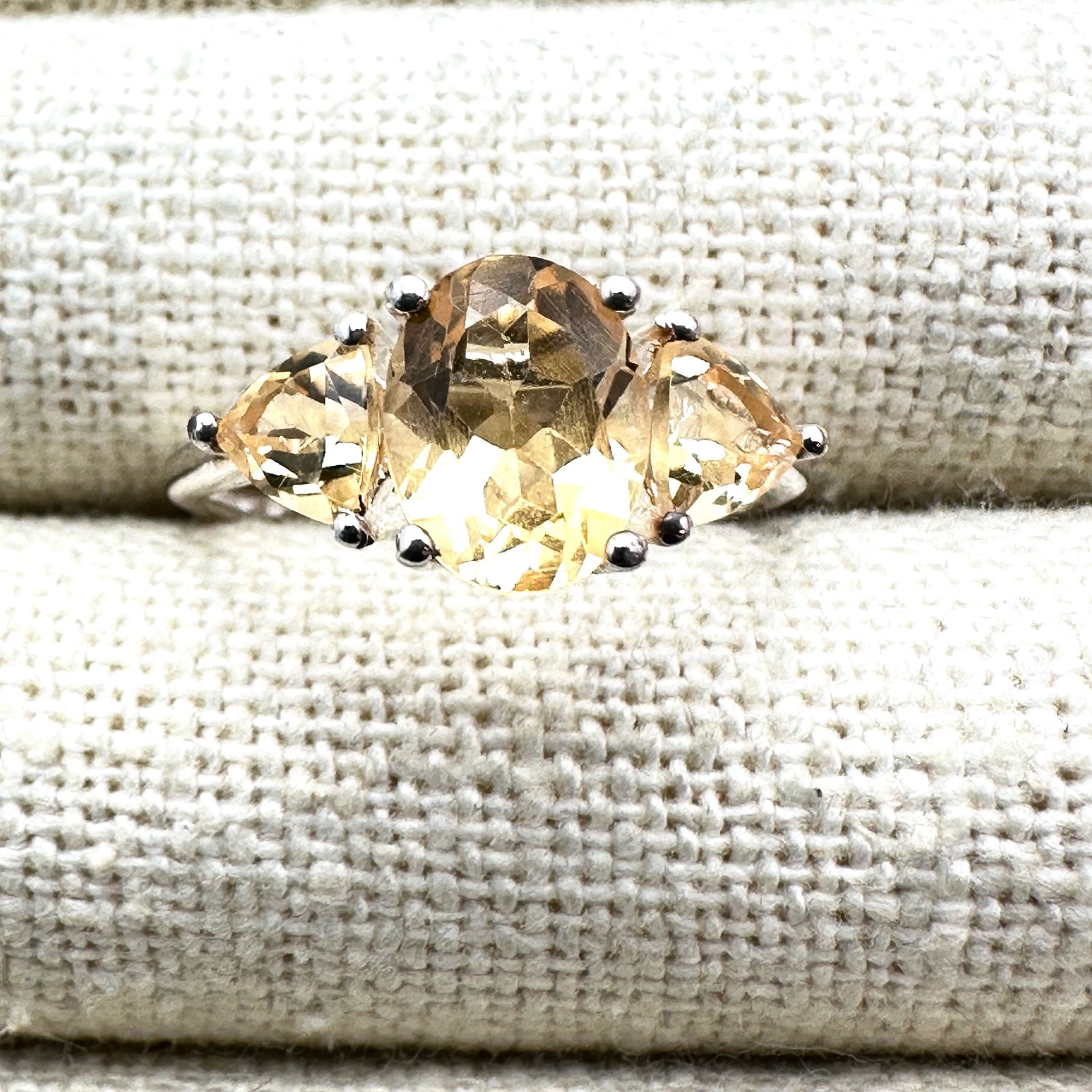 Yellow Gemstone Sterling Silver Ring Size 7: Yellow Gemstone Sterling Silver Ring Size 7