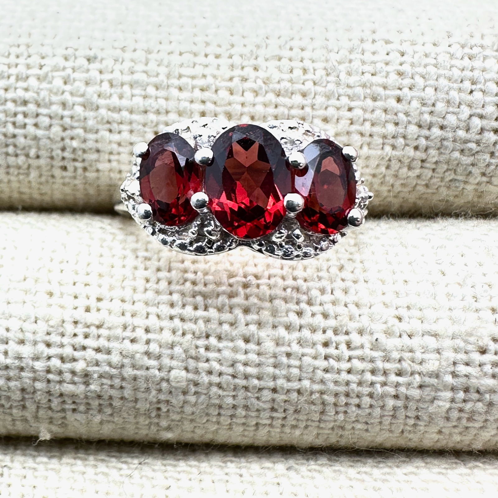 Red Gemstone Sterling Silver Ring Size 5 (1 of 2)