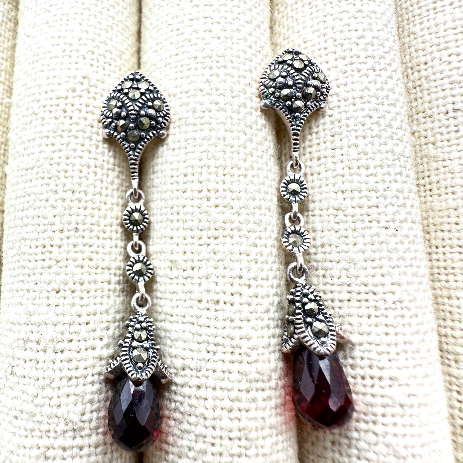 Marcasite Red Garnet Briolette Sterling Silver Pierced Chandelier Earrings 1.5 Inch: Marcasite Red Garnet Briolette Sterling Silver Pierced Chandelier Earrings 1.5 Inch