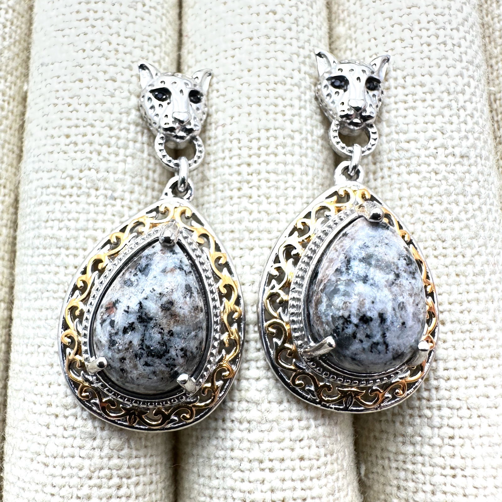 Yooperlite And Black Spinel Sterling Silver Panther Pierced Earrings 1.25 Inch: Yooperlite And Black Spinel Sterling Silver Panther Pierced Earrings 1.25 Inch