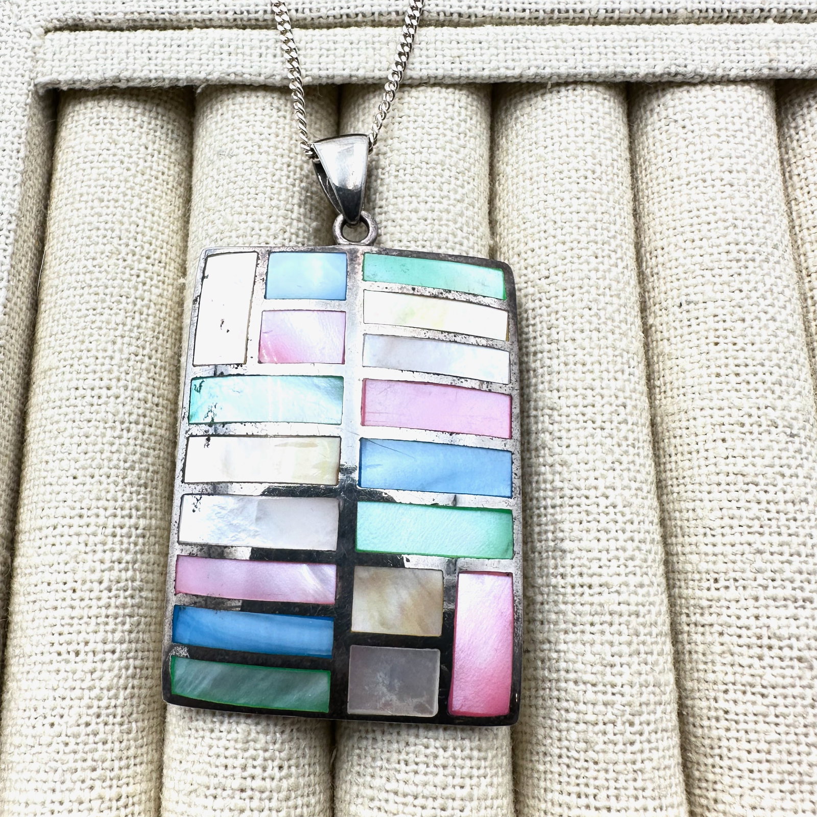 Multicolor Mother of Pearl 2.5 Inch Pendant Sterling Silver Necklace 16 to 18 Inch Chain 25 Grams: Multicolor Mother of Pearl 2.5 Inch Pendant Sterling Silver Necklace 16 to 18 Inch Chain 25 Grams