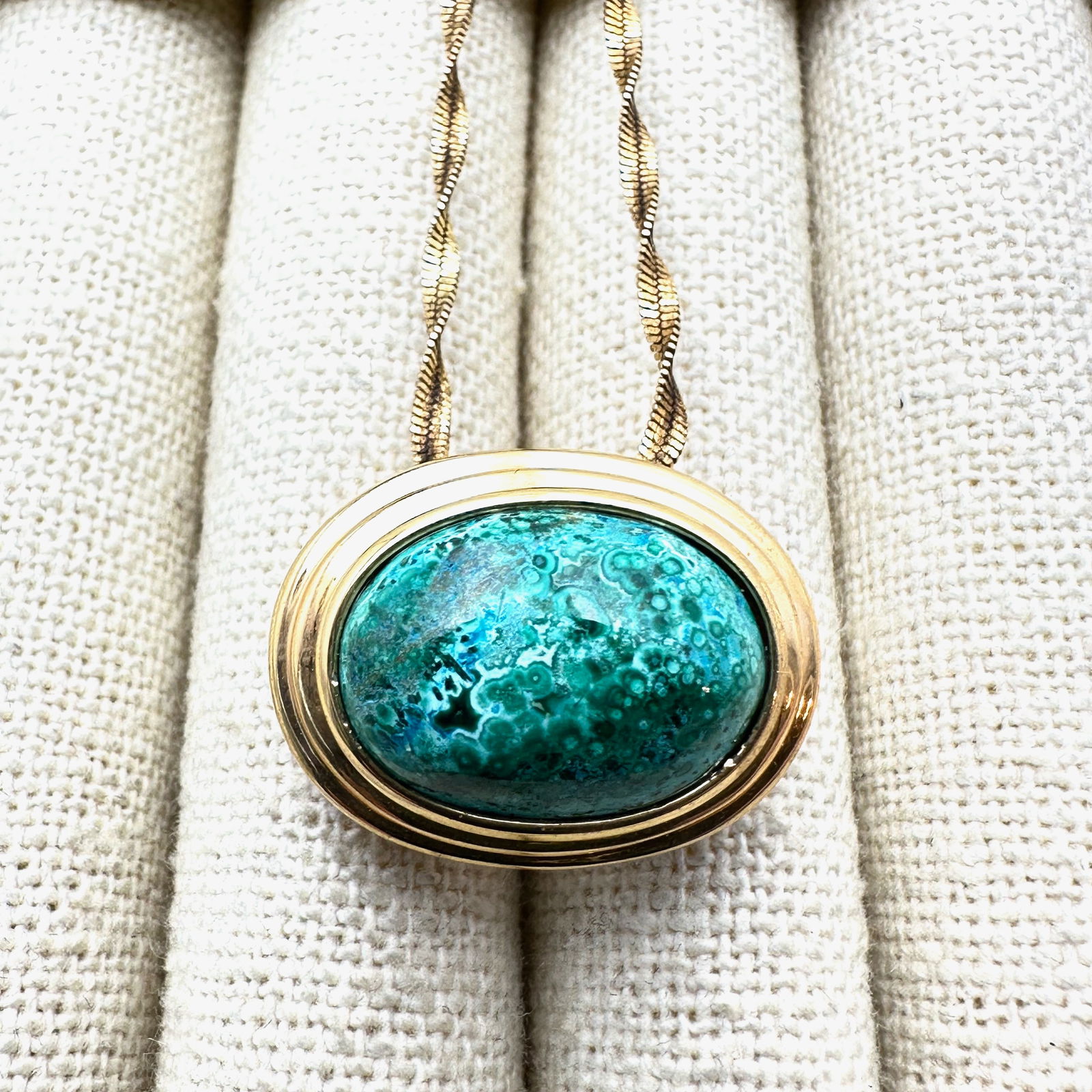 Green Speckled Gemstone Gold Over Sterling Pendant 19 Inch Chain Weight 11 Grams: Green Speckled Gemstone Gold Over Sterling Pendant 19 Inch Chain Weight 11 Grams