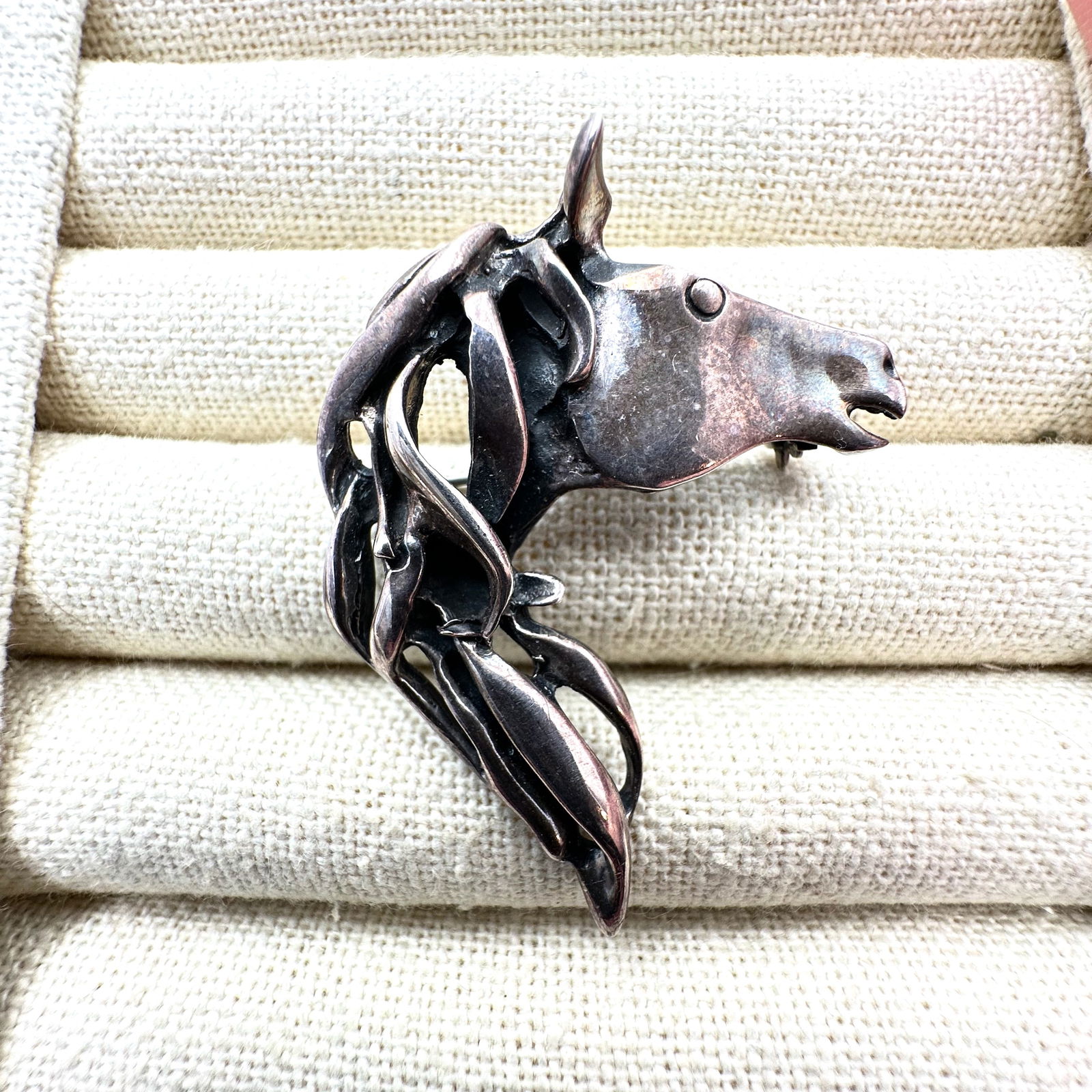 American Southwest Horse Brooch Pin Pendant 2 Inch Weight 17 Grams (1 of 2)