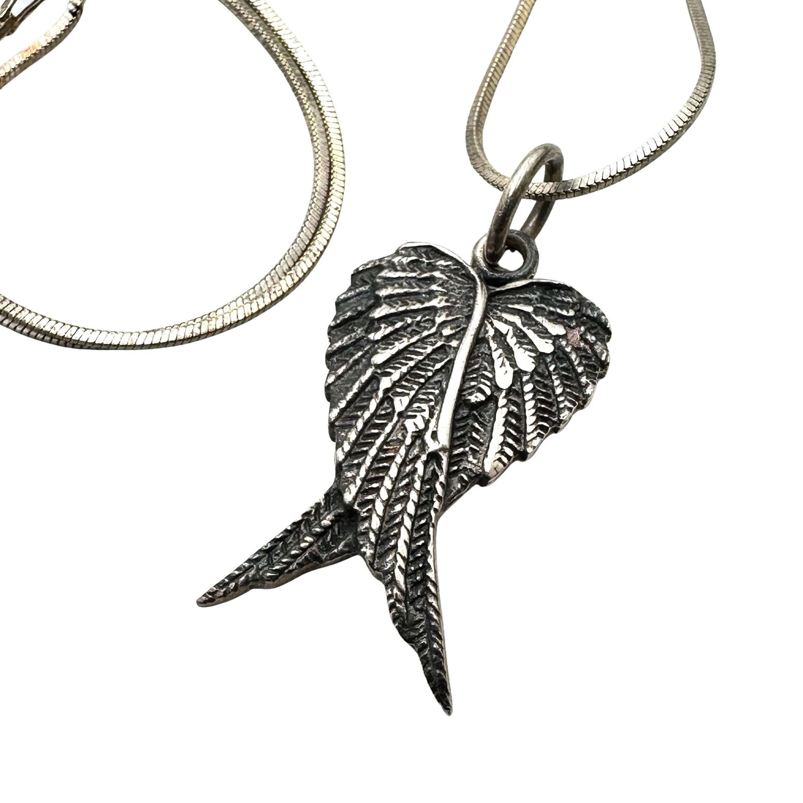 Angel Wings Sterling Silver Pendant 17 Inch Chain 11 Grams (1 of 2)