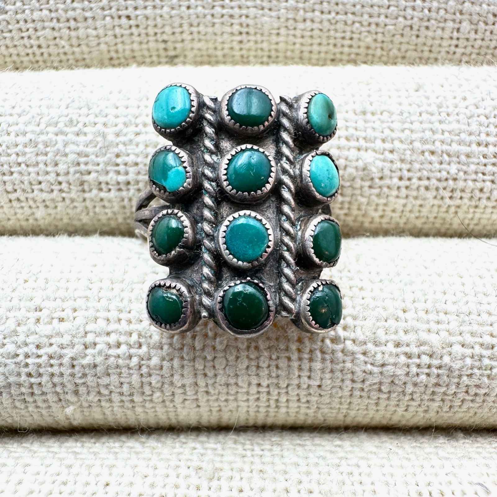 Vintage Native American Petit Point Turquoise Sterling Silver Ring Size 4.5: Vintage Native American Petit Point Turquoise Sterling Silver Ring Size 4.5