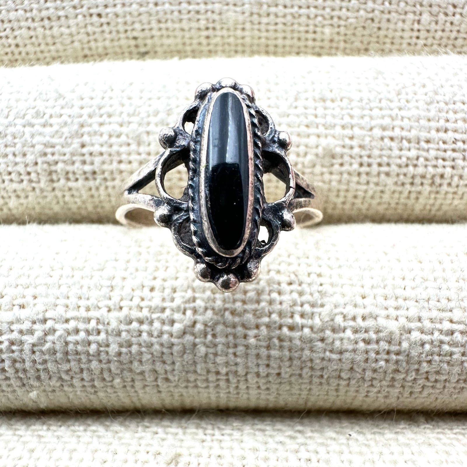 American Southwest Black Onyx Sterling Silver Ring Size 6 (1 of 2)