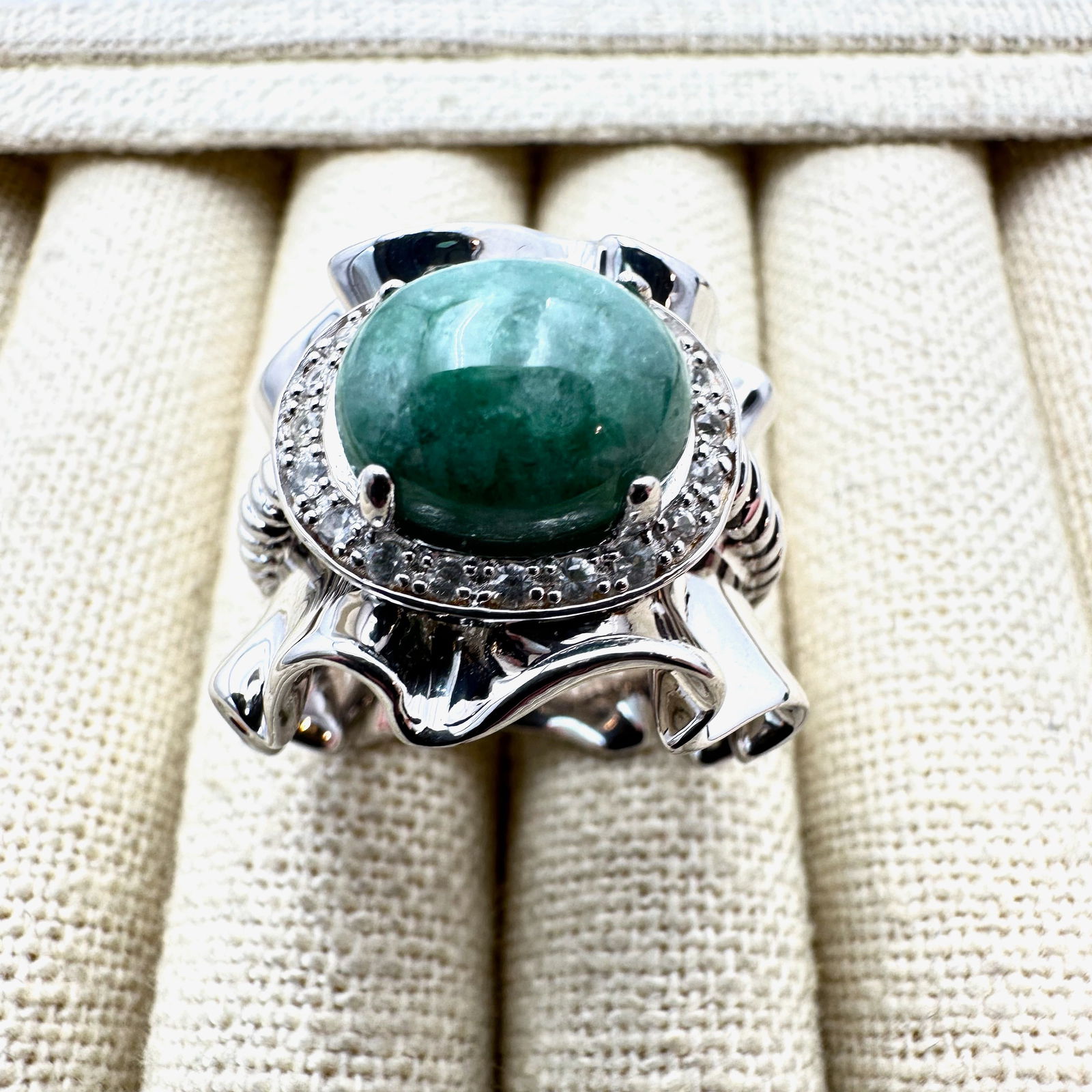 Green Jade Sterling Silver Ruffle Design Wide Band Ring Size 8 Weight 17 Grams: Green Jade Sterling Silver Ruffle Design Wide Band Ring Size 8 Weight 17 Grams