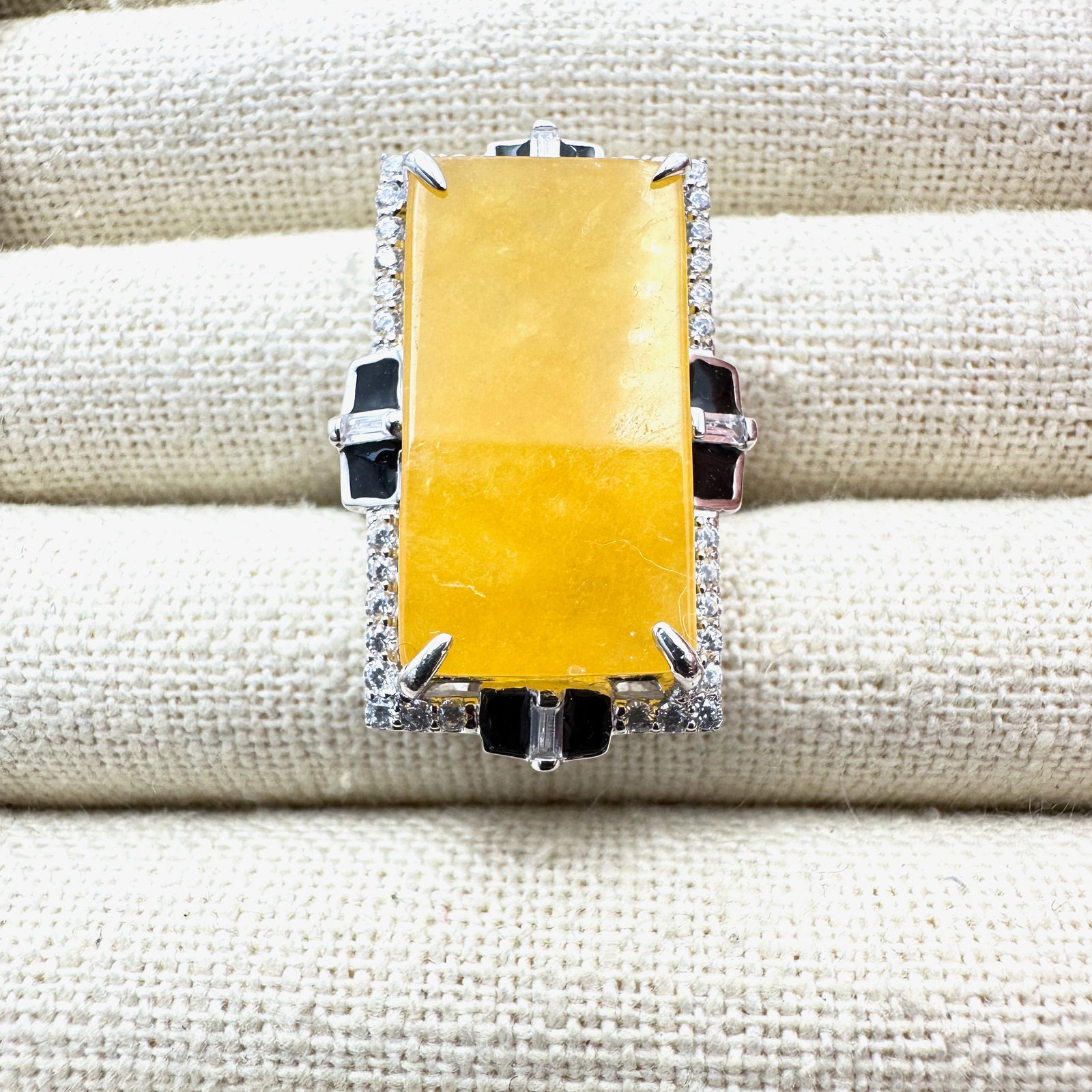 Yellow Jade Sterling Silver Statement Ring Size 9 Pristine Condition 13 Grams: Yellow Jade Sterling Silver Statement Ring Size 9 Pristine Condition 13 Grams
