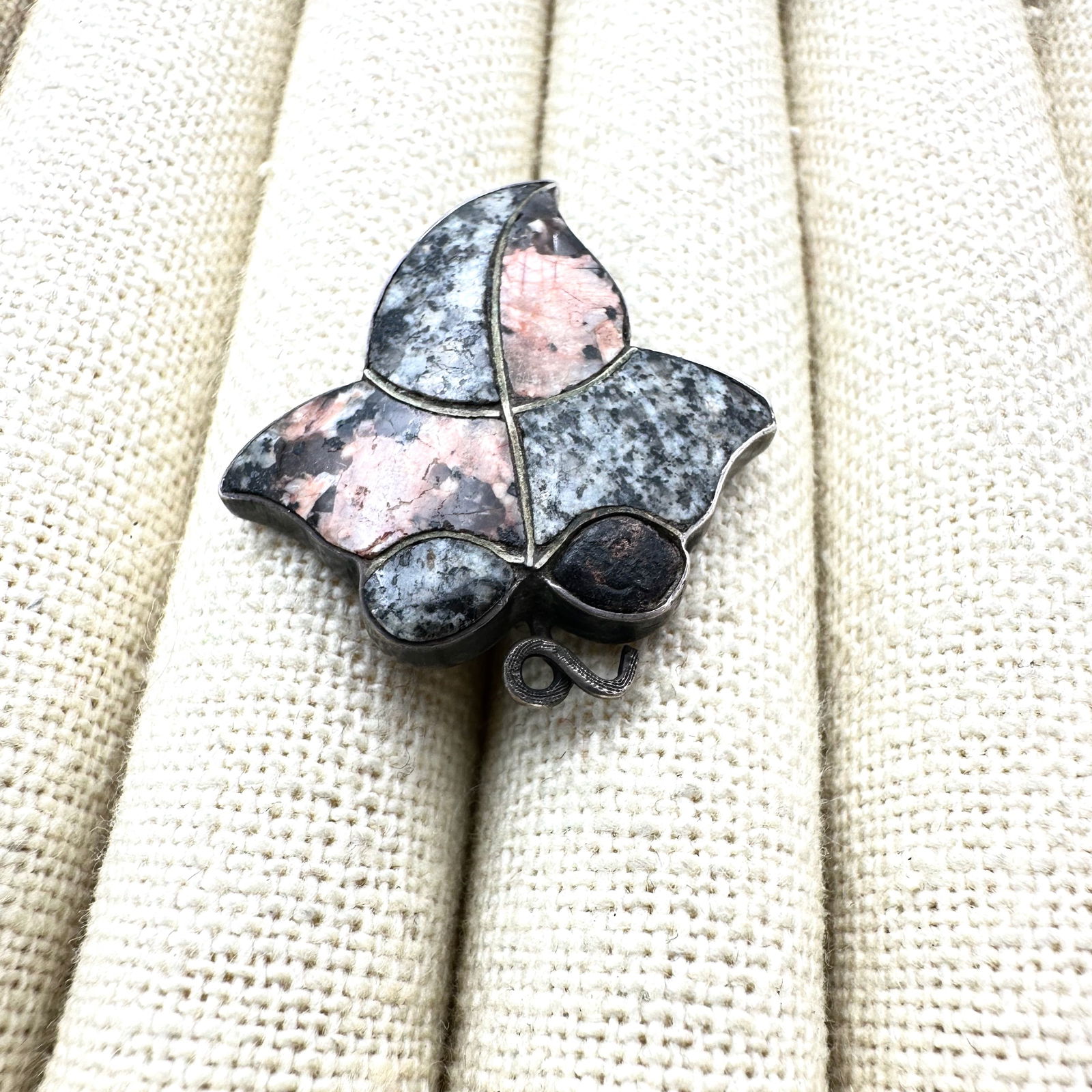 Antique Gemstone Sterling Silver Leaf Design Brooch Pin Scottish? 1.25 Inch: Antique Gemstone Sterling Silver Leaf Design Brooch Pin Scottish? 1.25 Inch