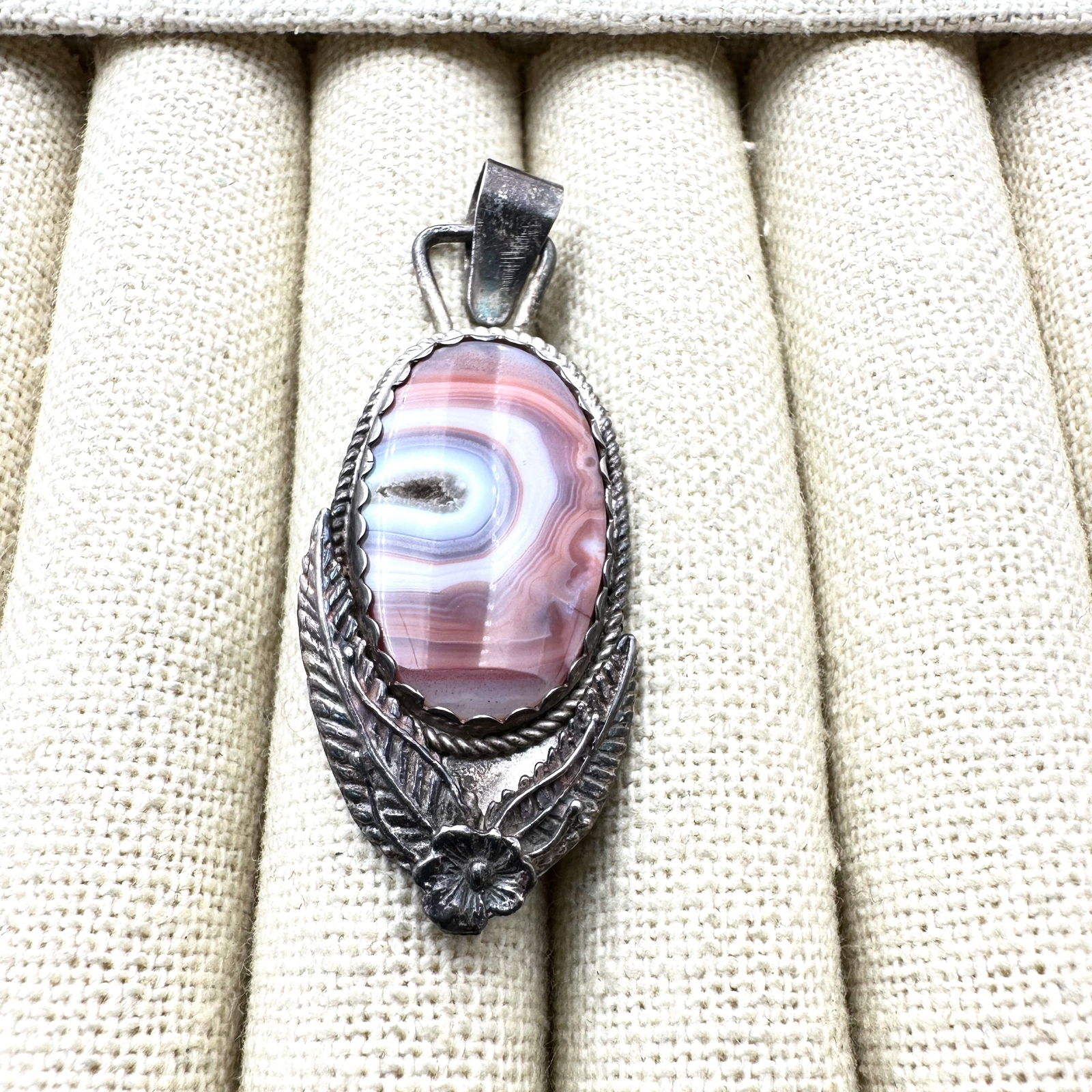 Vintage Native American Hallmarked Sterling Silver Pendant 2 Inch Unusual Beautiful Stone: Vintage Native American Hallmarked Sterling Silver Pendant 2 Inch Unusual Beautiful Stone